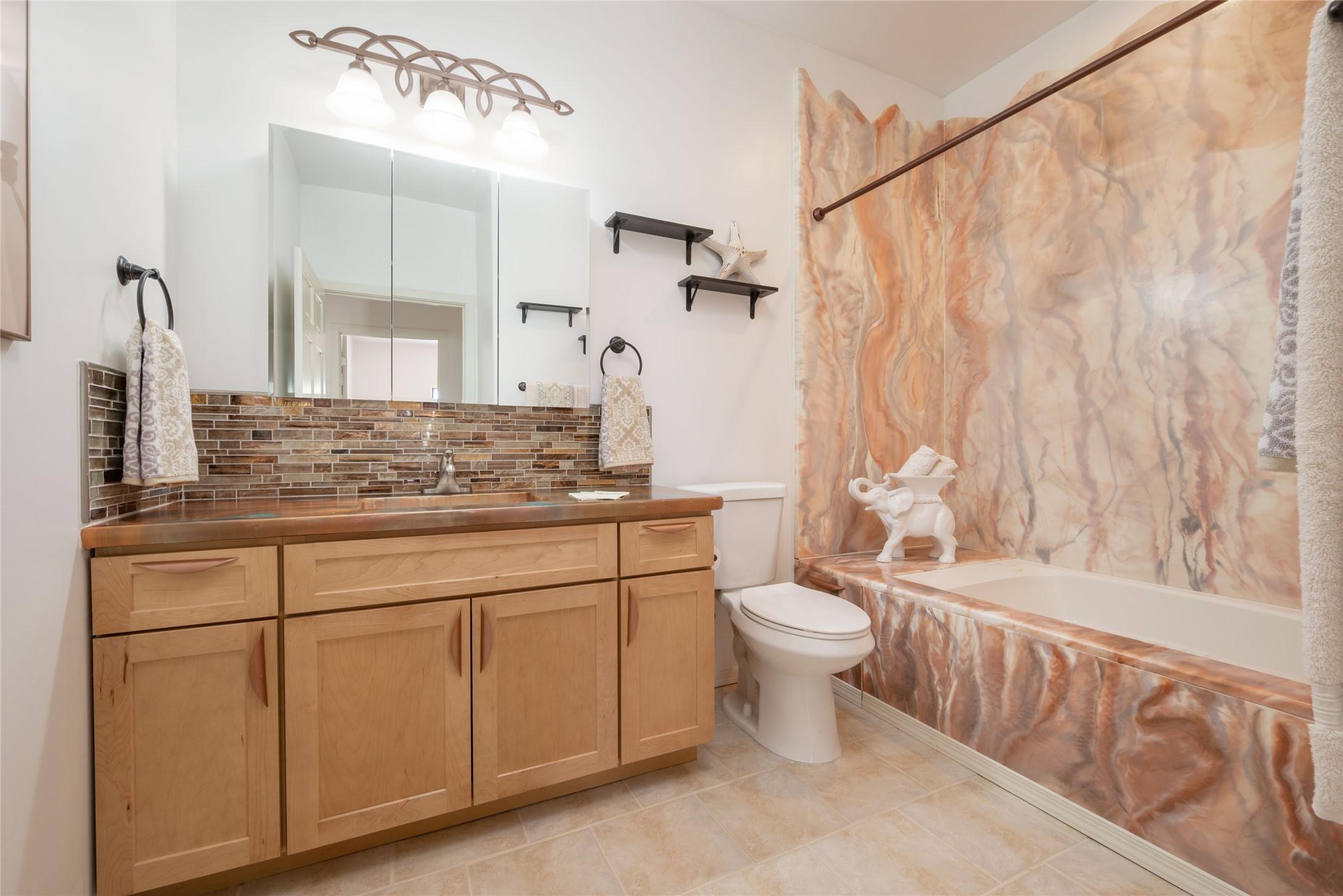 Santa Fe, New Mexico, 87507, United States, 3 Bedrooms Bedrooms, ,2 BathroomsBathrooms,Residential,For Sale,1877407