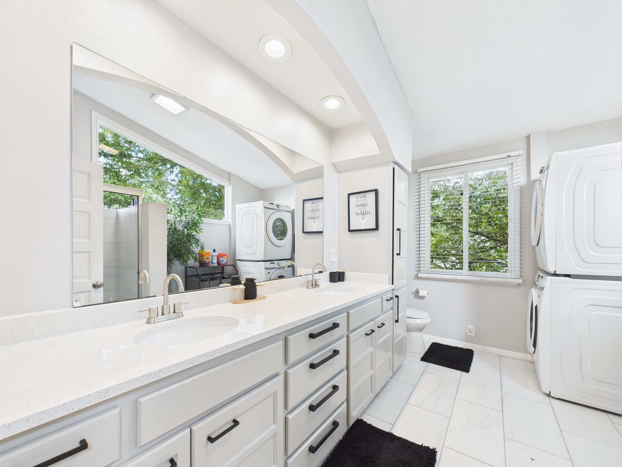 Houston, Texas, 77006, United States, 3 Bedrooms Bedrooms, ,1 BathroomBathrooms,Residential,For Sale,1982150