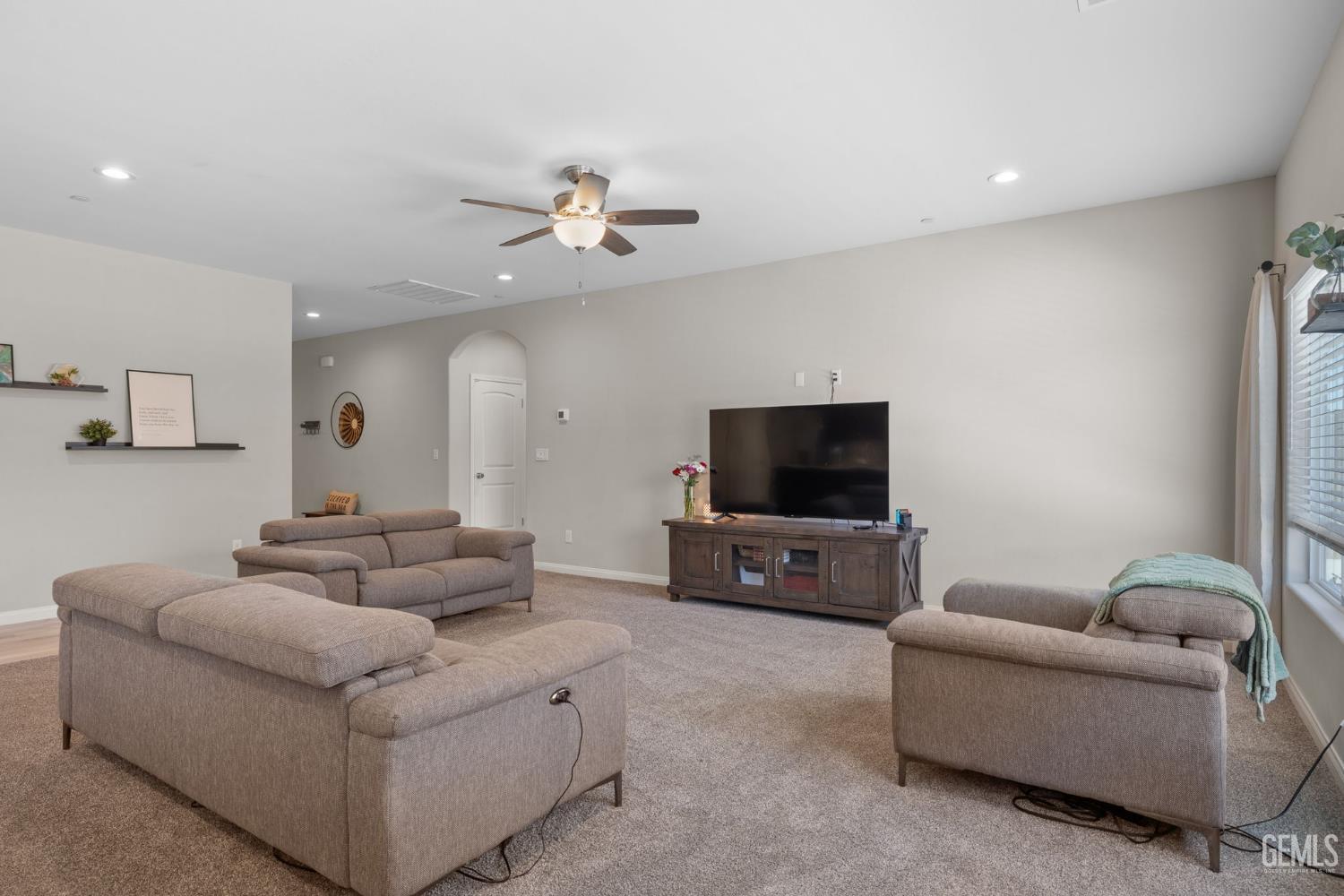 Bakersfield, California, 93314, United States, 5 Bedrooms Bedrooms, ,3 BathroomsBathrooms,Residential,For Sale,1821031