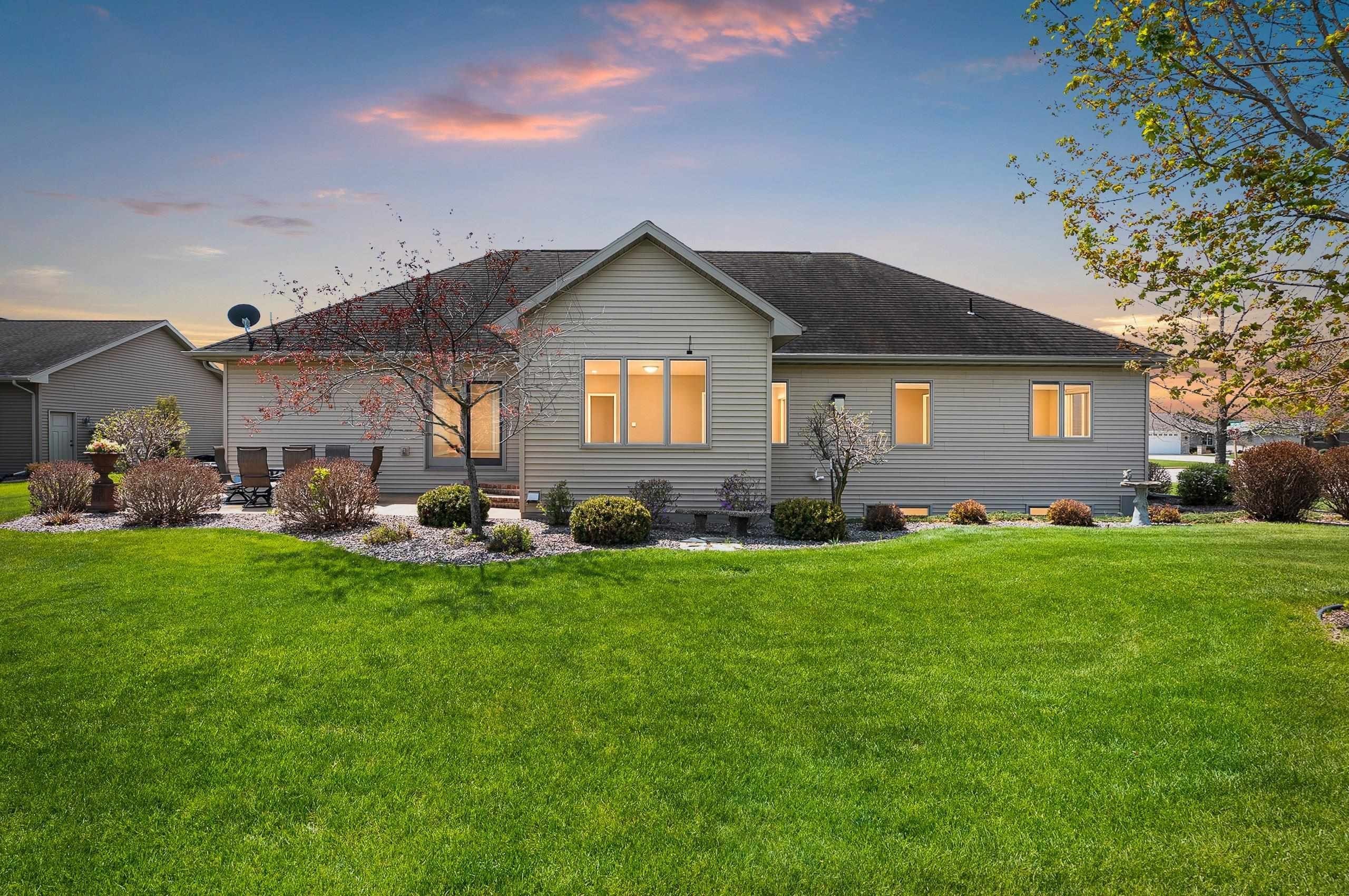DE PERE, Wisconsin, 54115, United States, 3 Bedrooms Bedrooms, ,4 BathroomsBathrooms,Residential,For Sale,2048400