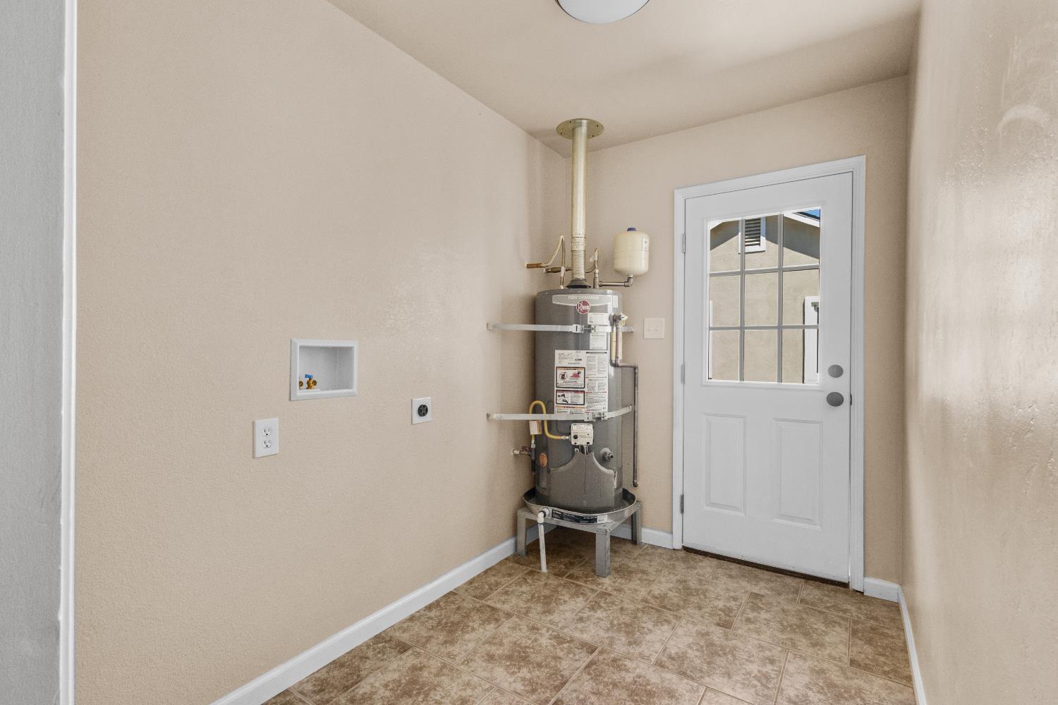 Roseville, California, 95678, United States, 3 Bedrooms Bedrooms, ,2 BathroomsBathrooms,Residential,For Sale,1923515