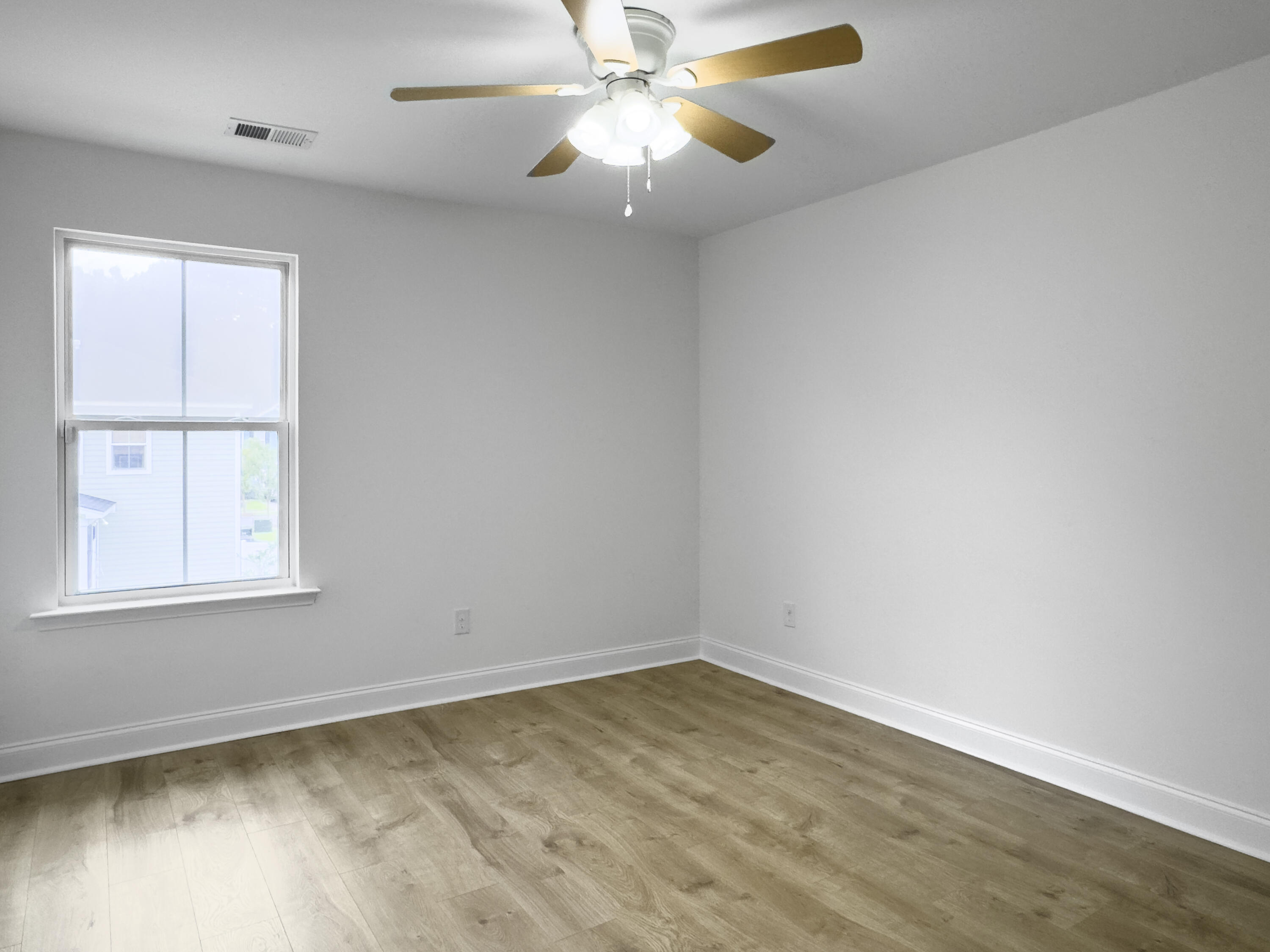 Charleston, South Carolina, 29414, United States, 3 Bedrooms Bedrooms, ,3 BathroomsBathrooms,Residential,For Sale,1913391