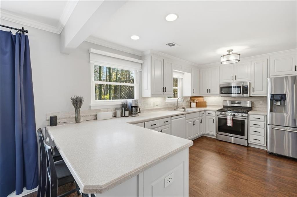 Roswell, Georgia, 30076, United States, 3 Bedrooms Bedrooms, ,2 BathroomsBathrooms,Residential,For Sale,2002041