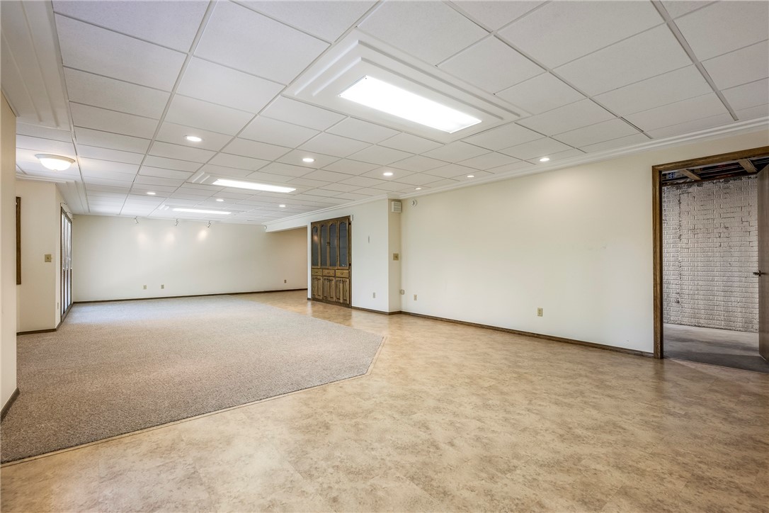 Bella Vista, Arkansas, 72715, United States, 3 Bedrooms Bedrooms, ,4 BathroomsBathrooms,Residential,For Sale,1924957