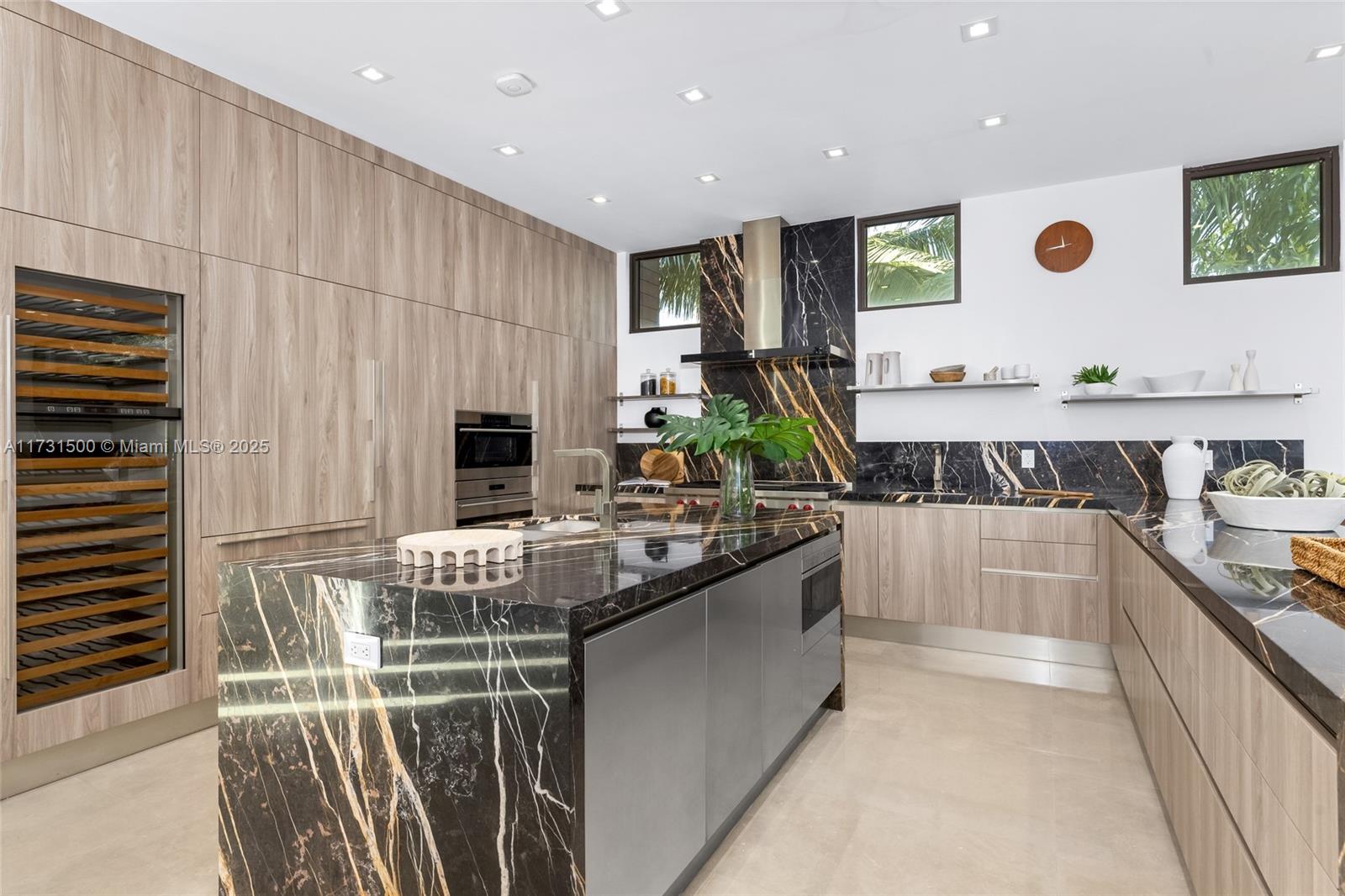 North Miami Beach, Florida, 33160, United States, 6 Bedrooms Bedrooms, ,8 BathroomsBathrooms,Residential,For Sale,1759326