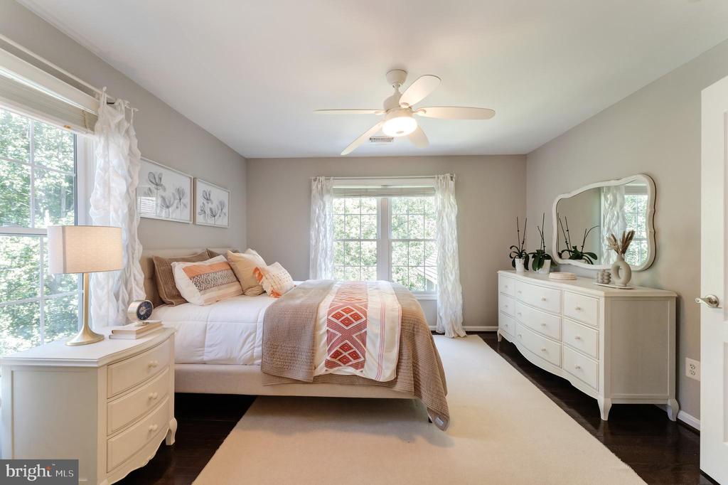 Vienna, Virginia, 22182, United States, 5 Bedrooms Bedrooms, ,6 BathroomsBathrooms,Residential,For Sale,1943879