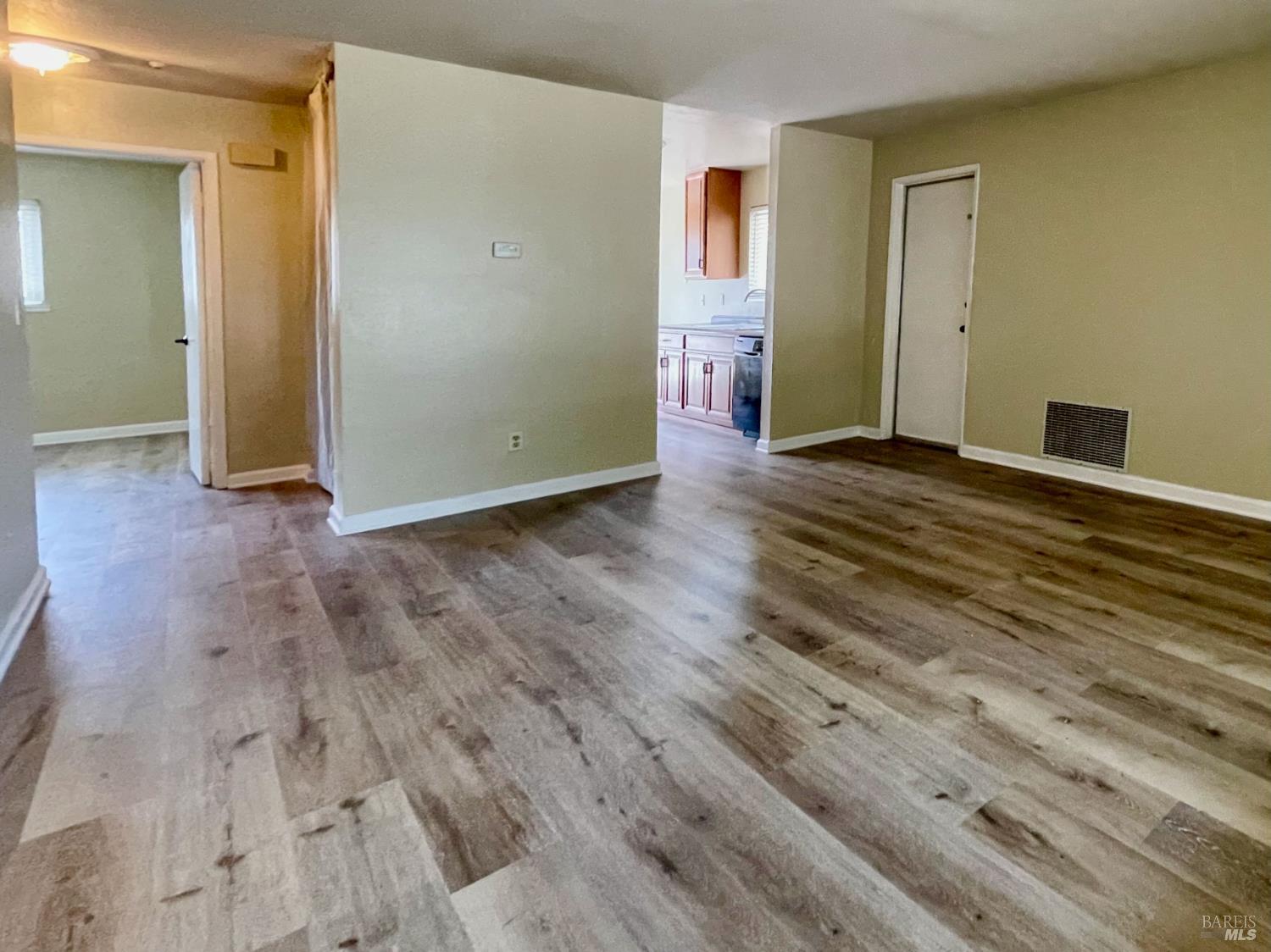 Cotati, California, 94931, United States, ,Residential,For Sale,1908598