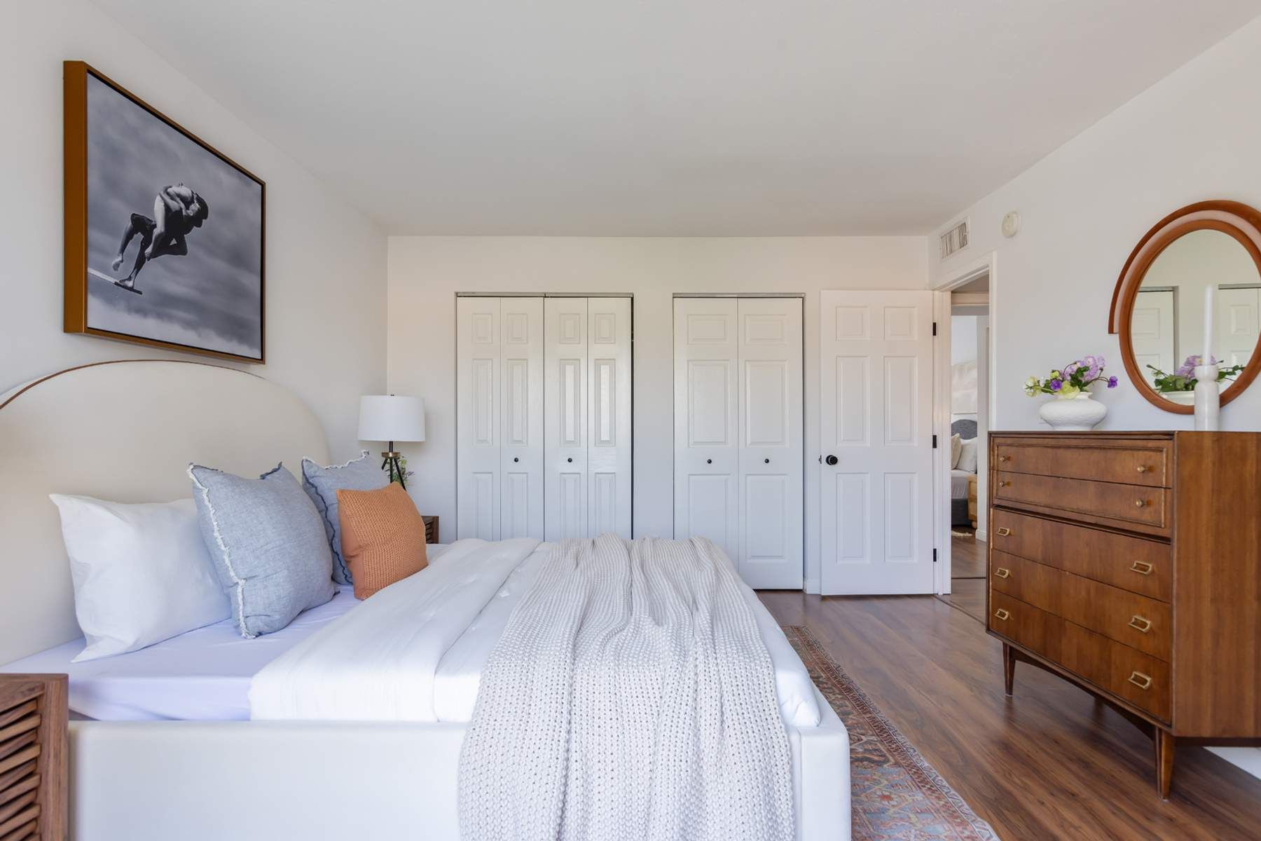  9131 Burnet Avenue, #5 - 物件實景