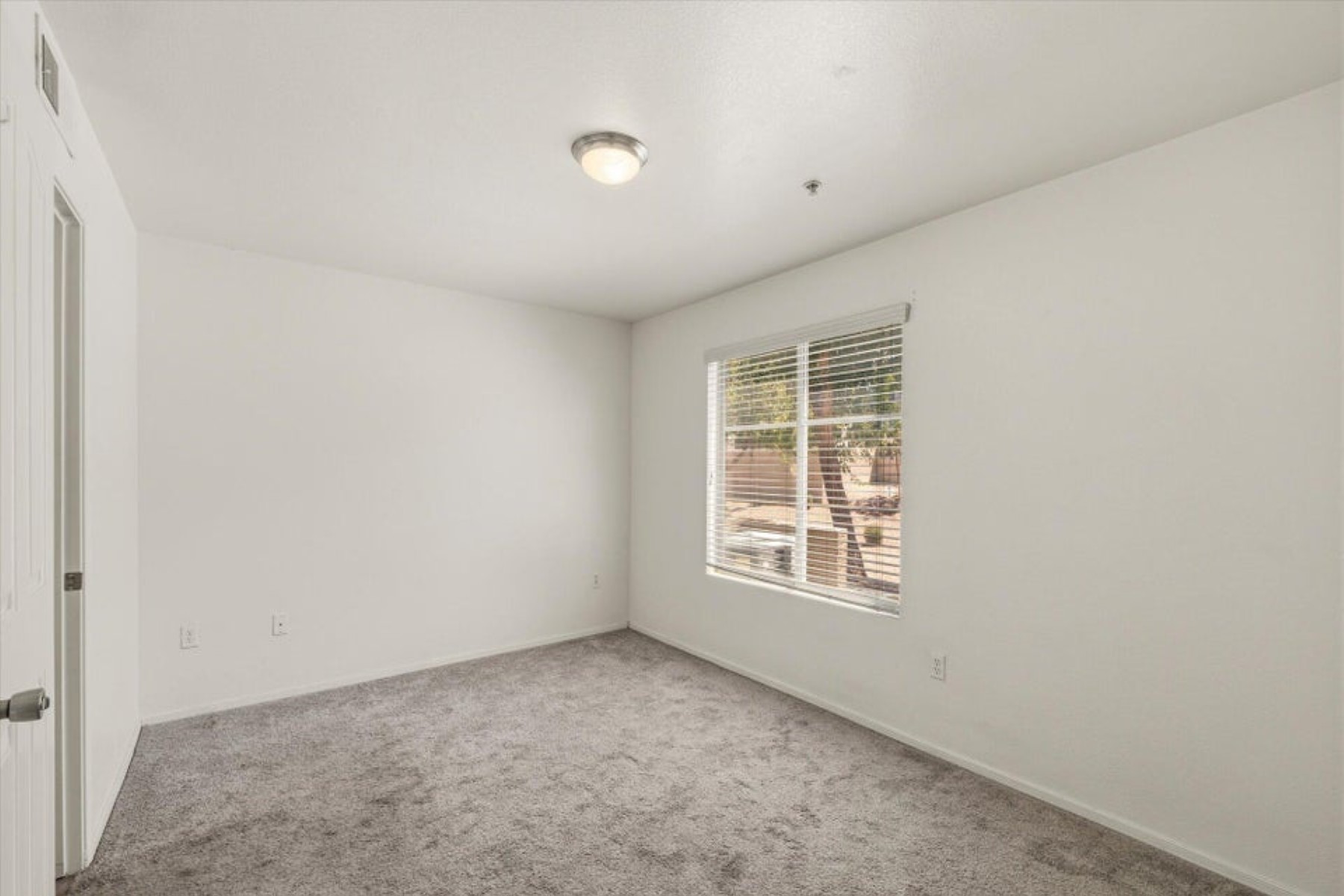  2401 E Rio Salado Parkway ¦ Tempe, AZ - 物件實景