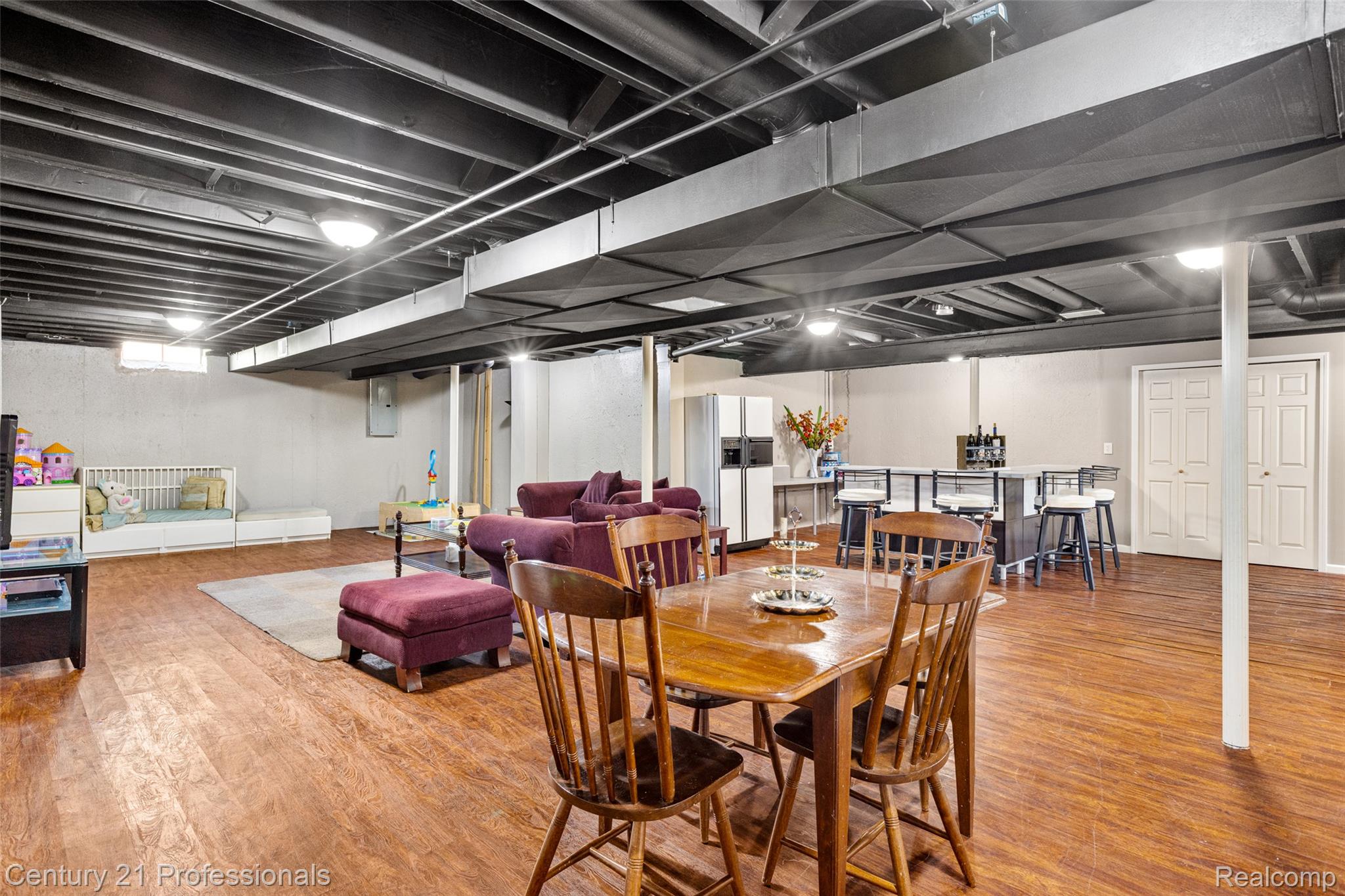 LakeOrion, Michigan, 48359, United States, 4 Bedrooms Bedrooms, ,3 BathroomsBathrooms,Residential,For Sale,1973715