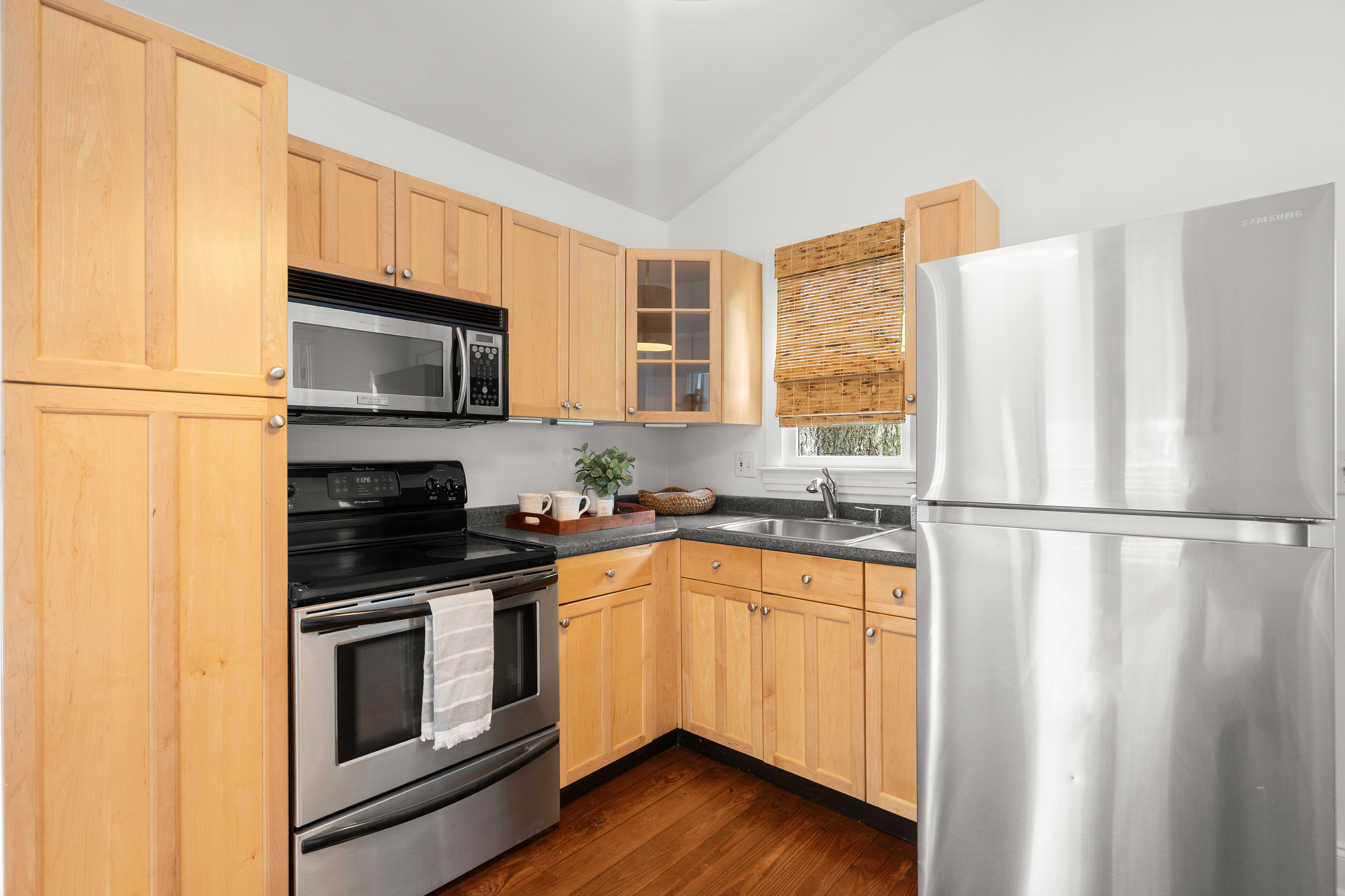  Charming Renovated 1935 Cottage in the Sought-After Underwood Hills Neighborhood - 物件實景