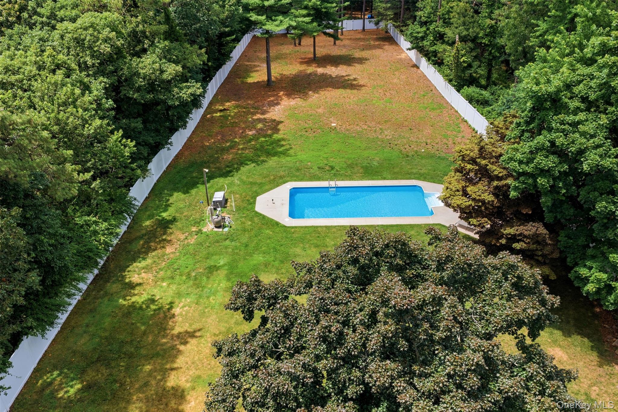  18 Millet Street, Dix Hills, NY, 11746 - 物件實景