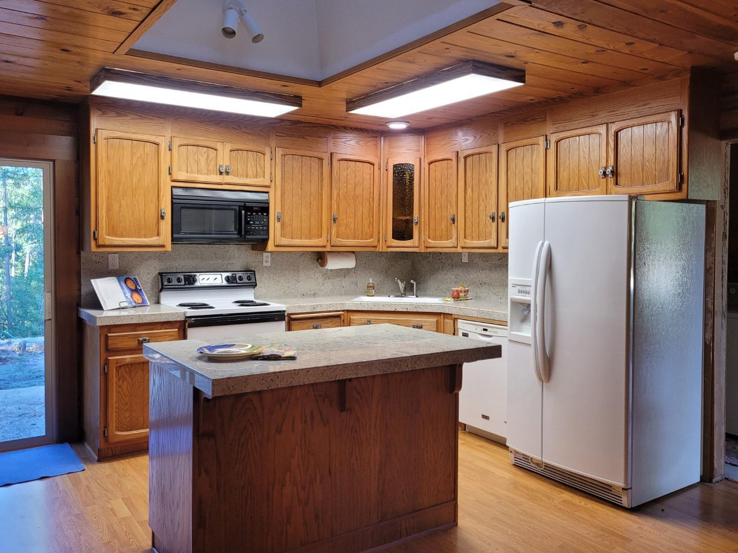 Grass Valley, California, 95945, United States, 3 Bedrooms Bedrooms, ,2 BathroomsBathrooms,Residential,For Sale,1974431