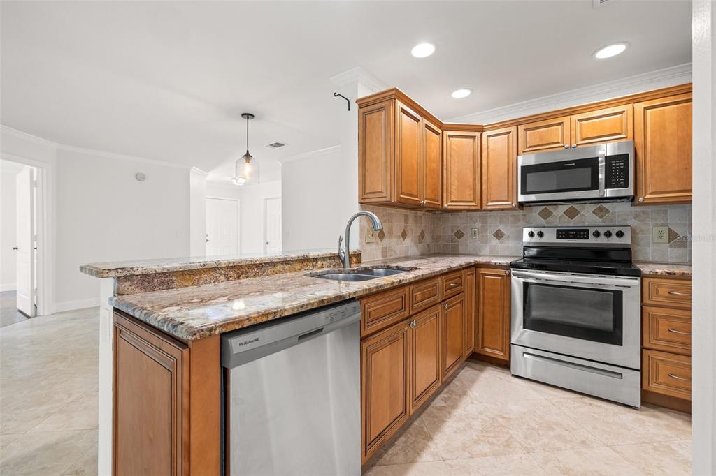 Tampa, Florida, 33602, United States, 3 Bedrooms Bedrooms, ,2 BathroomsBathrooms,Residential,For Sale,1885753