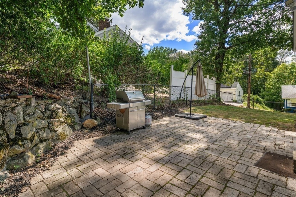 Waltham, Massachusetts, 02453, United States, 3 Bedrooms Bedrooms, ,2 BathroomsBathrooms,Residential,For Sale,1939650