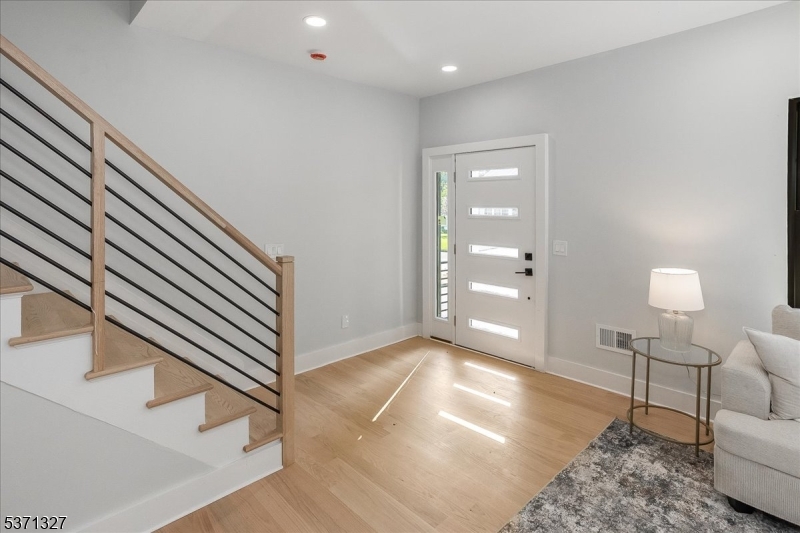 Chatham Boro, New Jersey, 07928, United States, 5 Bedrooms Bedrooms, ,6 BathroomsBathrooms,Residential,For Sale,2002999