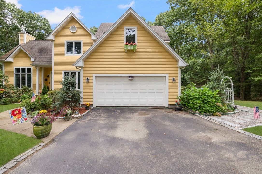 Richmond, Rhode Island, 02892, United States, 3 Bedrooms Bedrooms, ,4 BathroomsBathrooms,Residential,For Sale,1927379