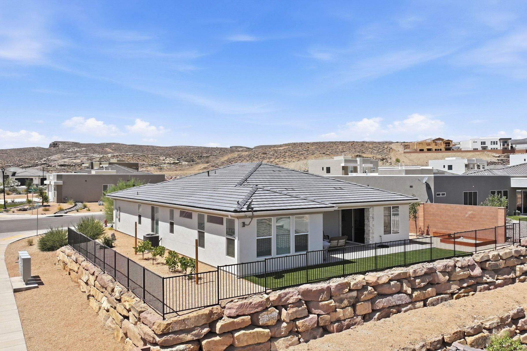  Resort Style Home with Designer Upgrades & Breathtaking St. George Views - 物件實景