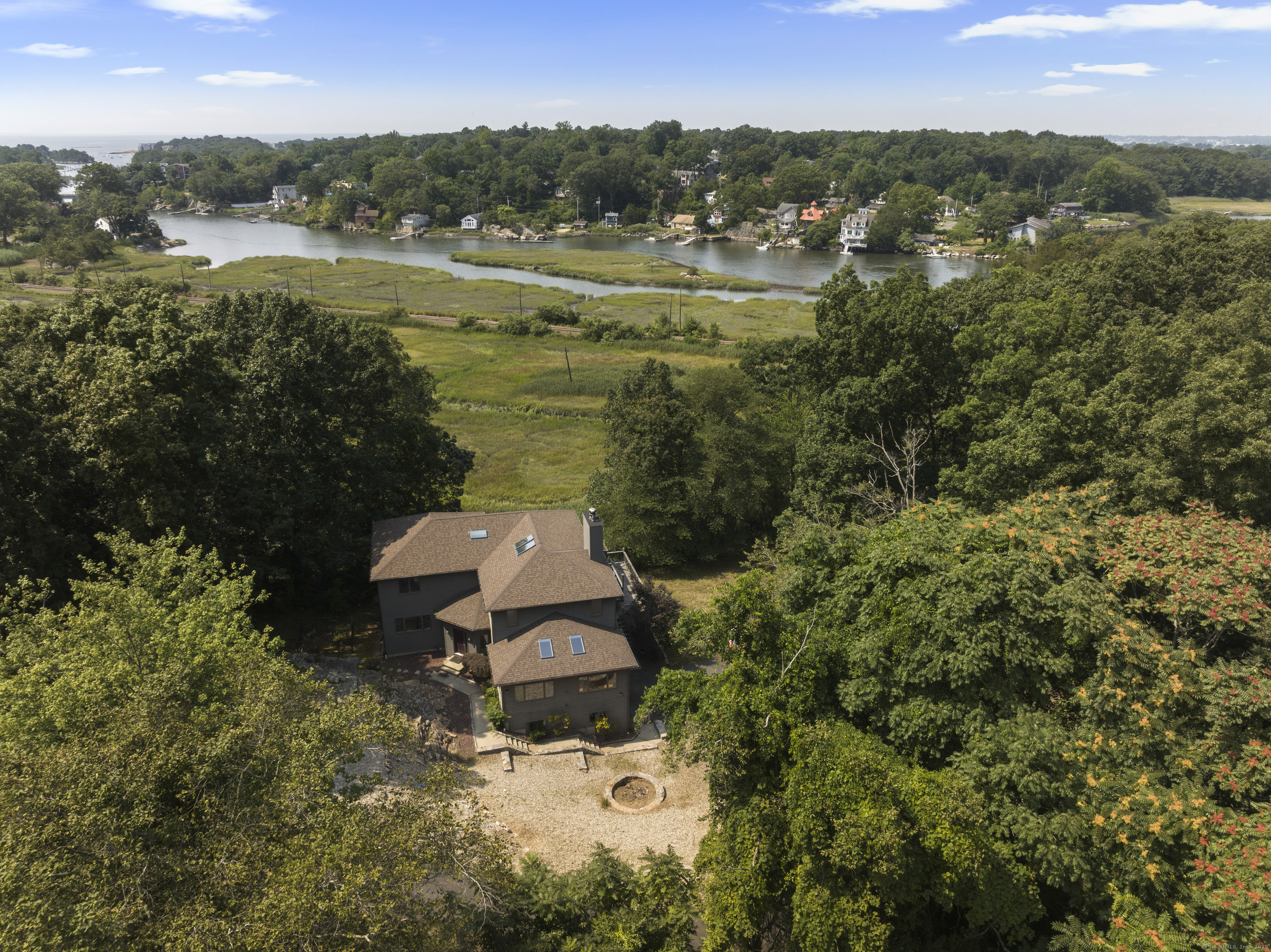 Branford, Connecticut, 06405, United States, 3 Bedrooms Bedrooms, ,3 BathroomsBathrooms,Residential,For Sale,1912319
