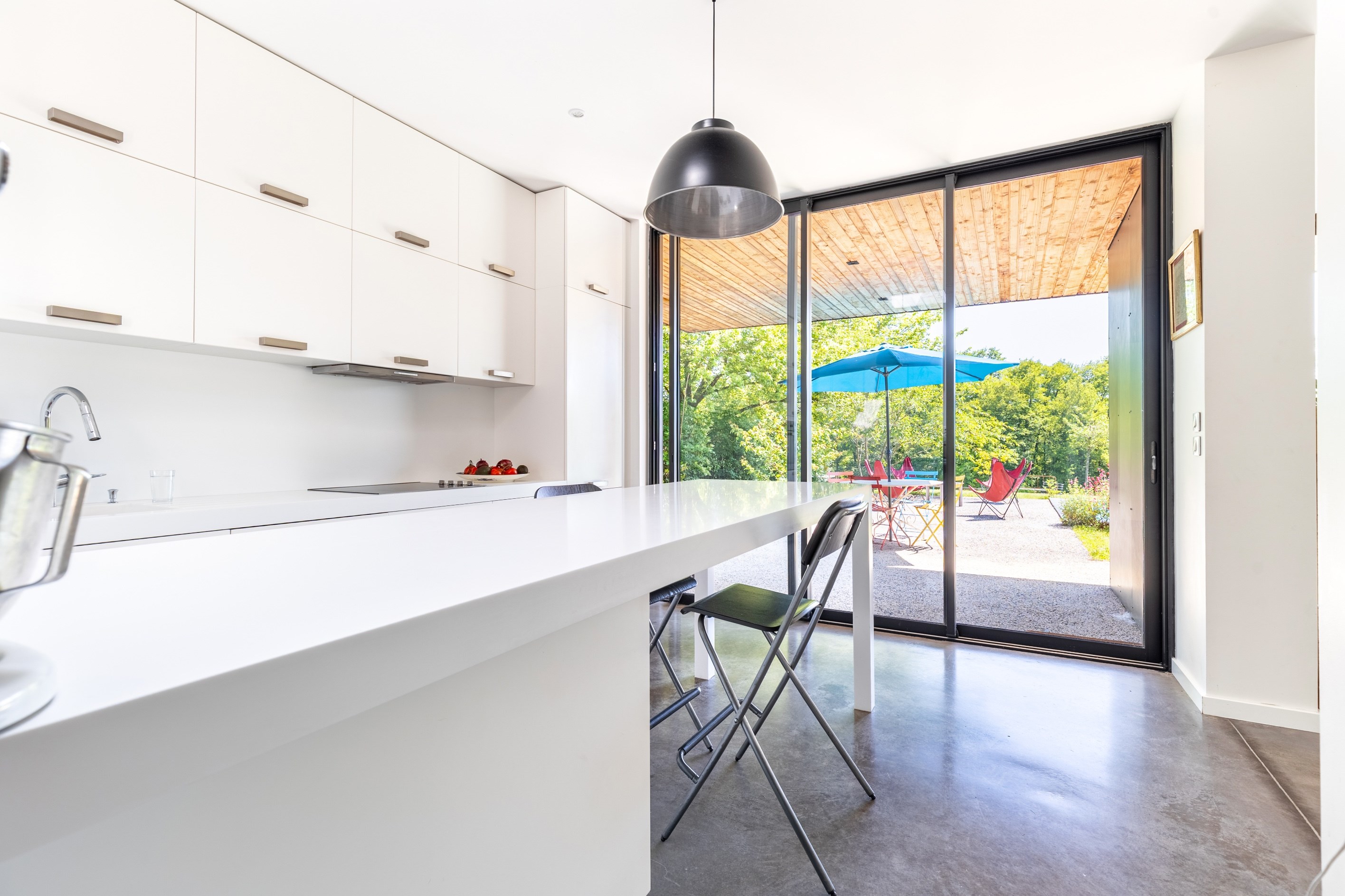  ON THE OUTSKIRTS OF BORDEAUX – AN ELEGANT BIOCLIMATIC ARCHITECT-DESIGNED HOUSE … - 物件實景