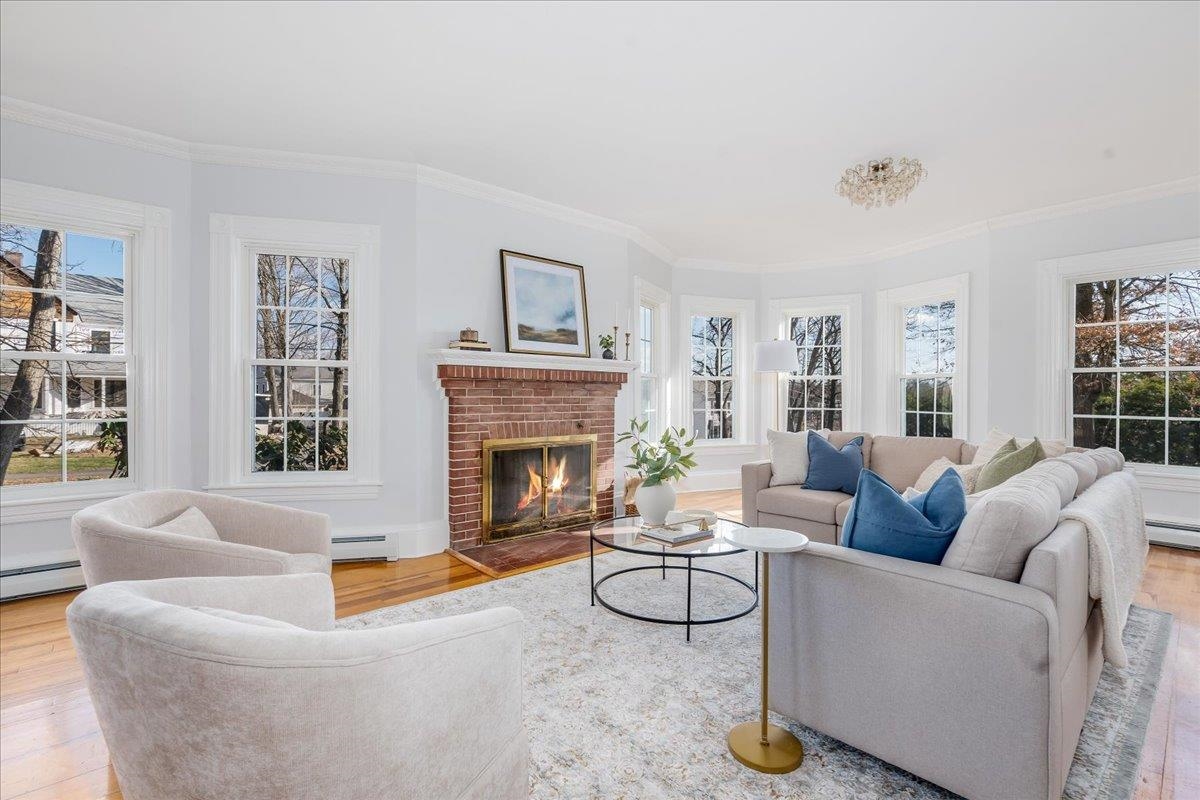 Nashua, New Hampshire, 03064, United States, 4 Bedrooms Bedrooms, ,3 BathroomsBathrooms,Residential,For Sale,1901242