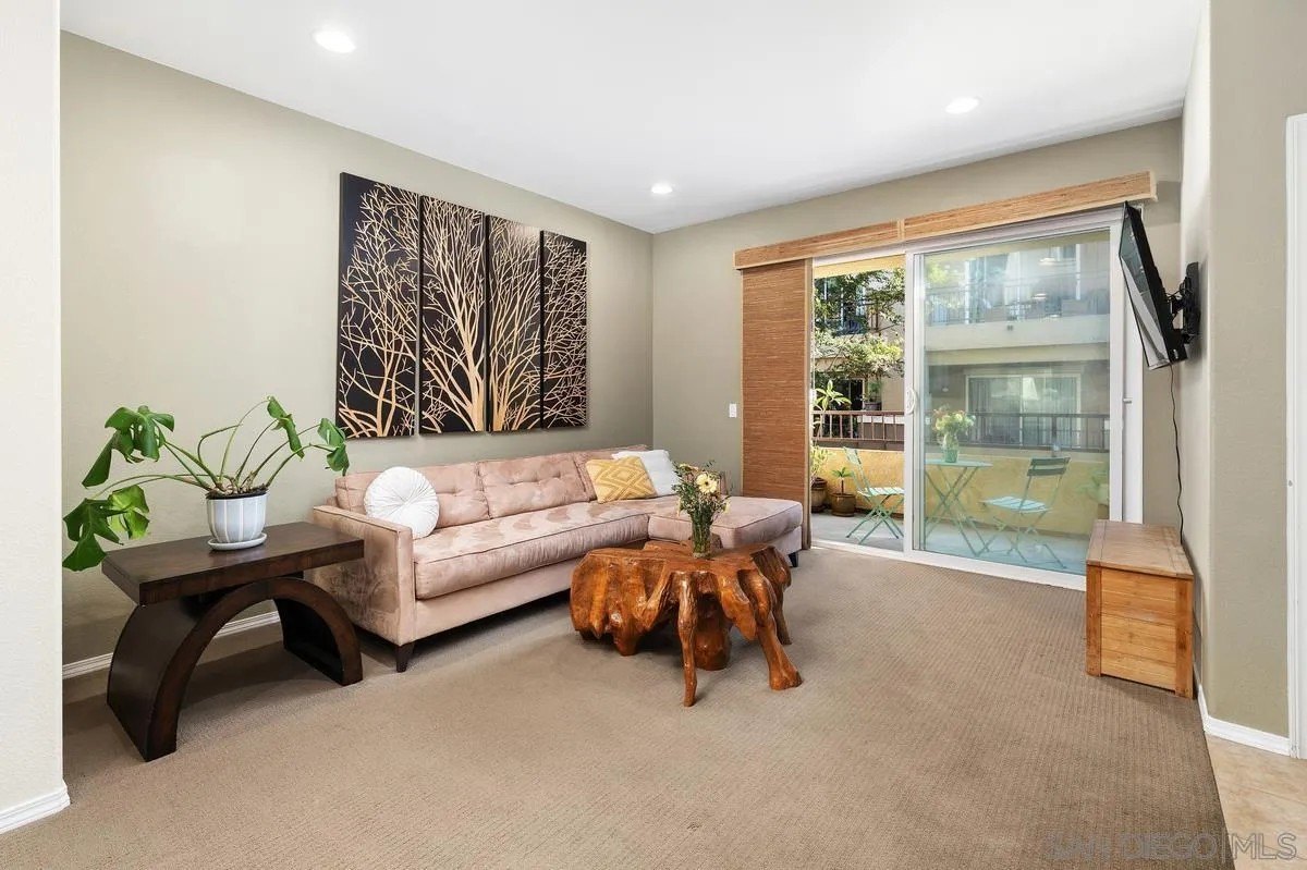 San Diego, California, 92105, United States, 2 Bedrooms Bedrooms, ,2 BathroomsBathrooms,Residential,For Sale,1970106