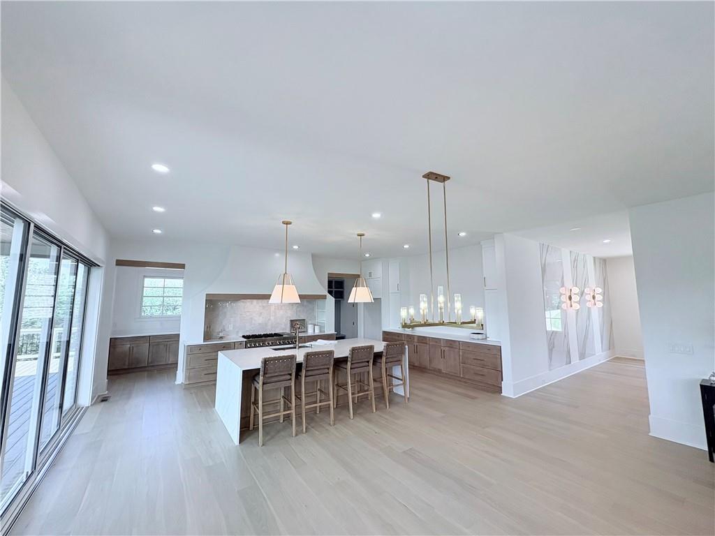 Suwanee, Georgia, 30024, United States, 6 Bedrooms Bedrooms, ,7 BathroomsBathrooms,Residential,For Sale,1795311
