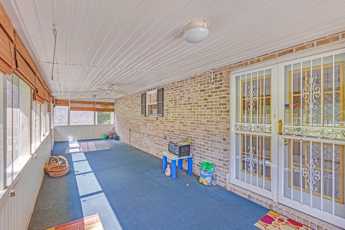 Manchester, Tennessee, 37355, United States, 3 Bedrooms Bedrooms, ,4 BathroomsBathrooms,Residential,For Sale,1928762