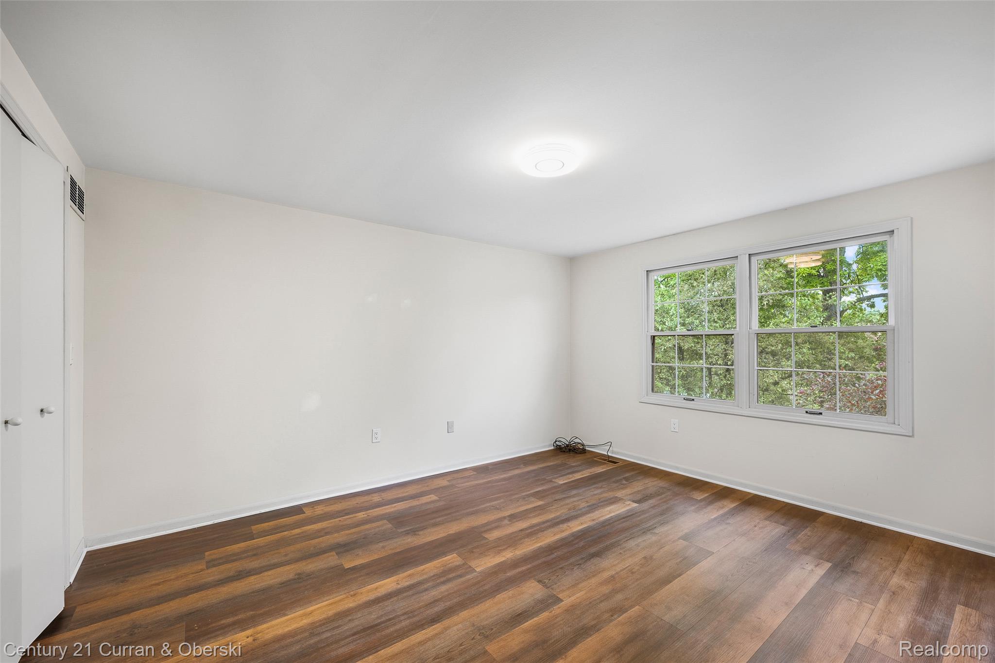 Farmington Hills, Michigan, 48331, United States, 4 Bedrooms Bedrooms, ,3 BathroomsBathrooms,Residential,For Sale,1873526