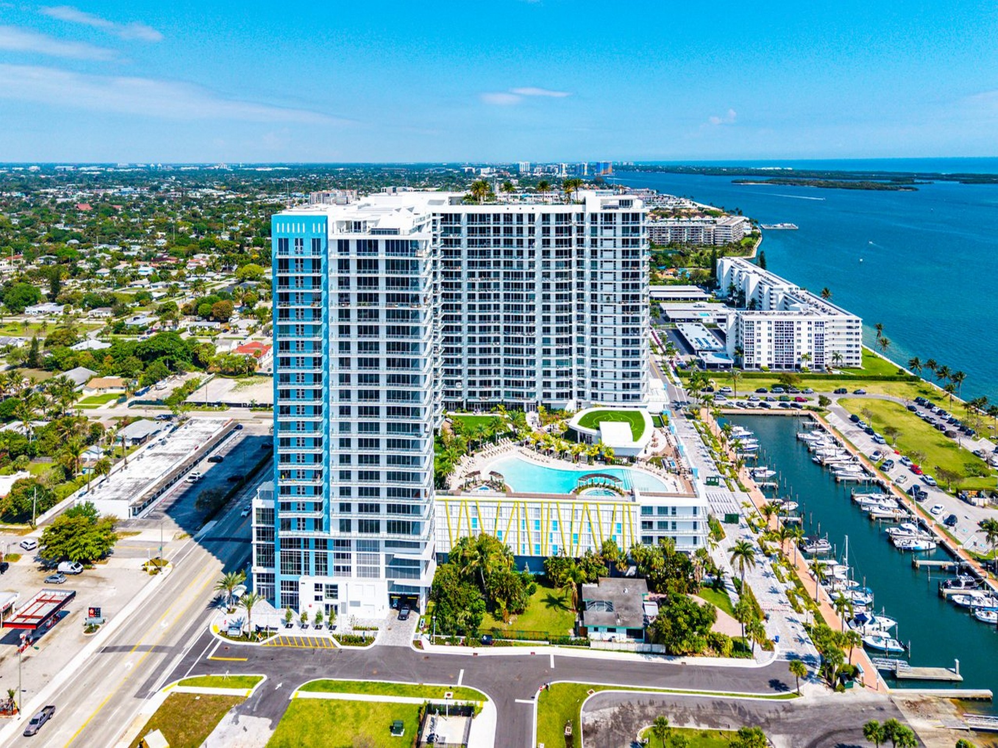  220 Lake Shore Drive, Lake Park, FL, 33403 - 物件實景