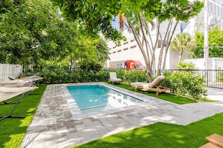 Miami Beach, Florida, 33139, United States, 5 Bedrooms Bedrooms, ,5 BathroomsBathrooms,Residential,For Sale,1785571