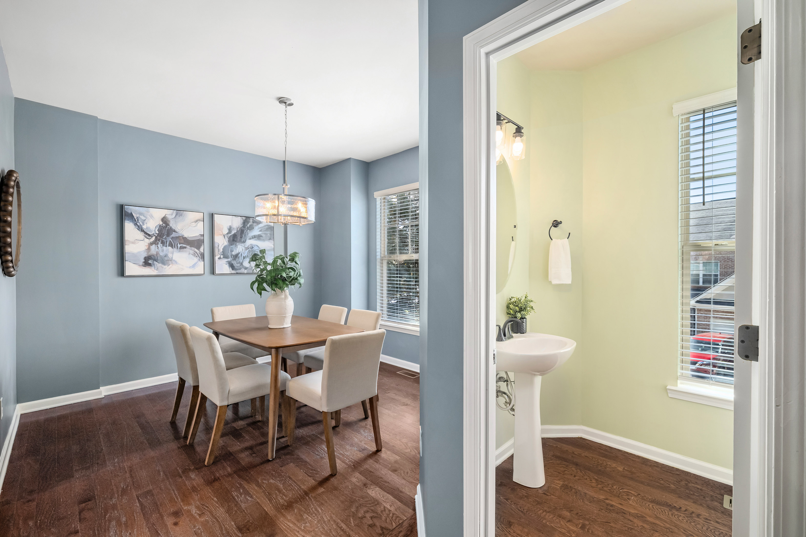  Beautifully Appointed End-Unit Townhome - 物件實景