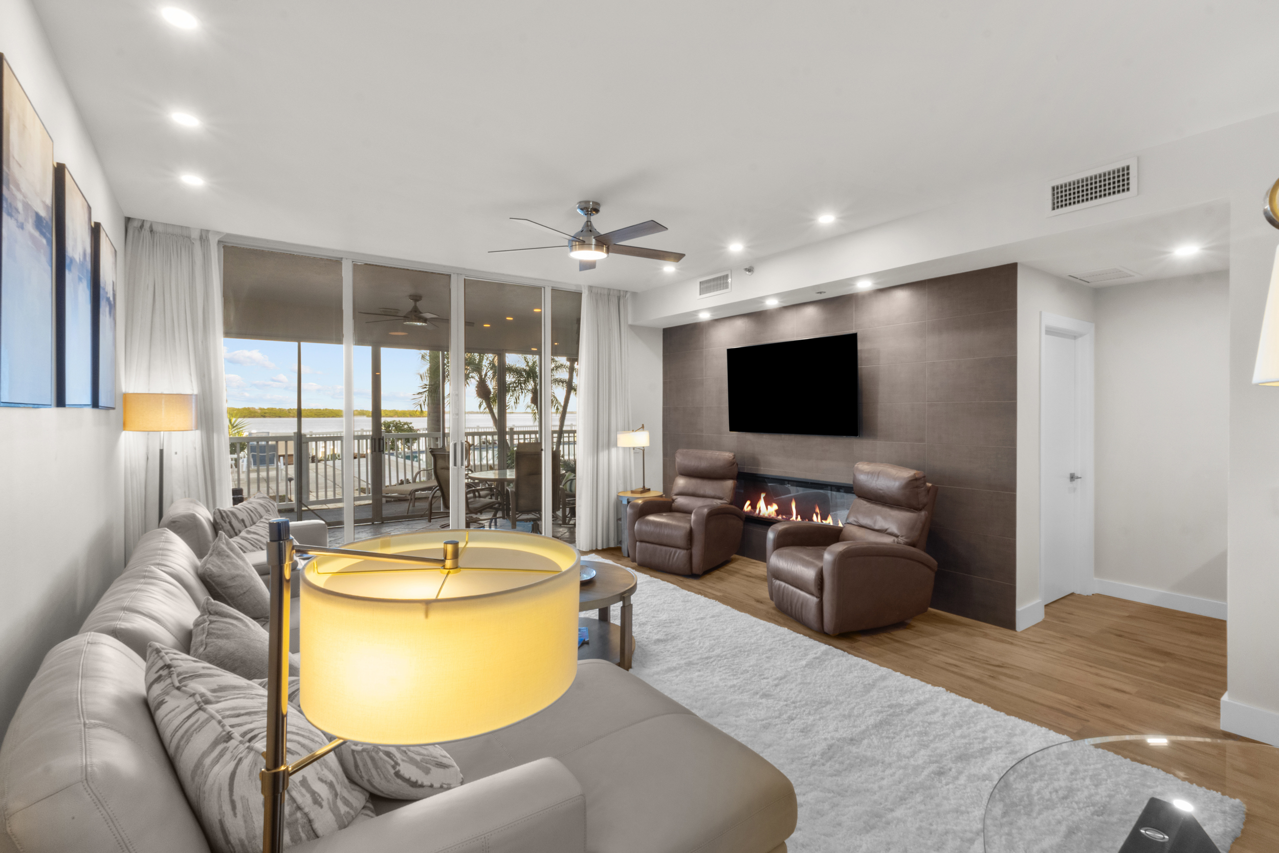 Longboat Key, Florida, 34228, United States, 2 Bedrooms Bedrooms, ,2 BathroomsBathrooms,Residential,For Sale,2036968
