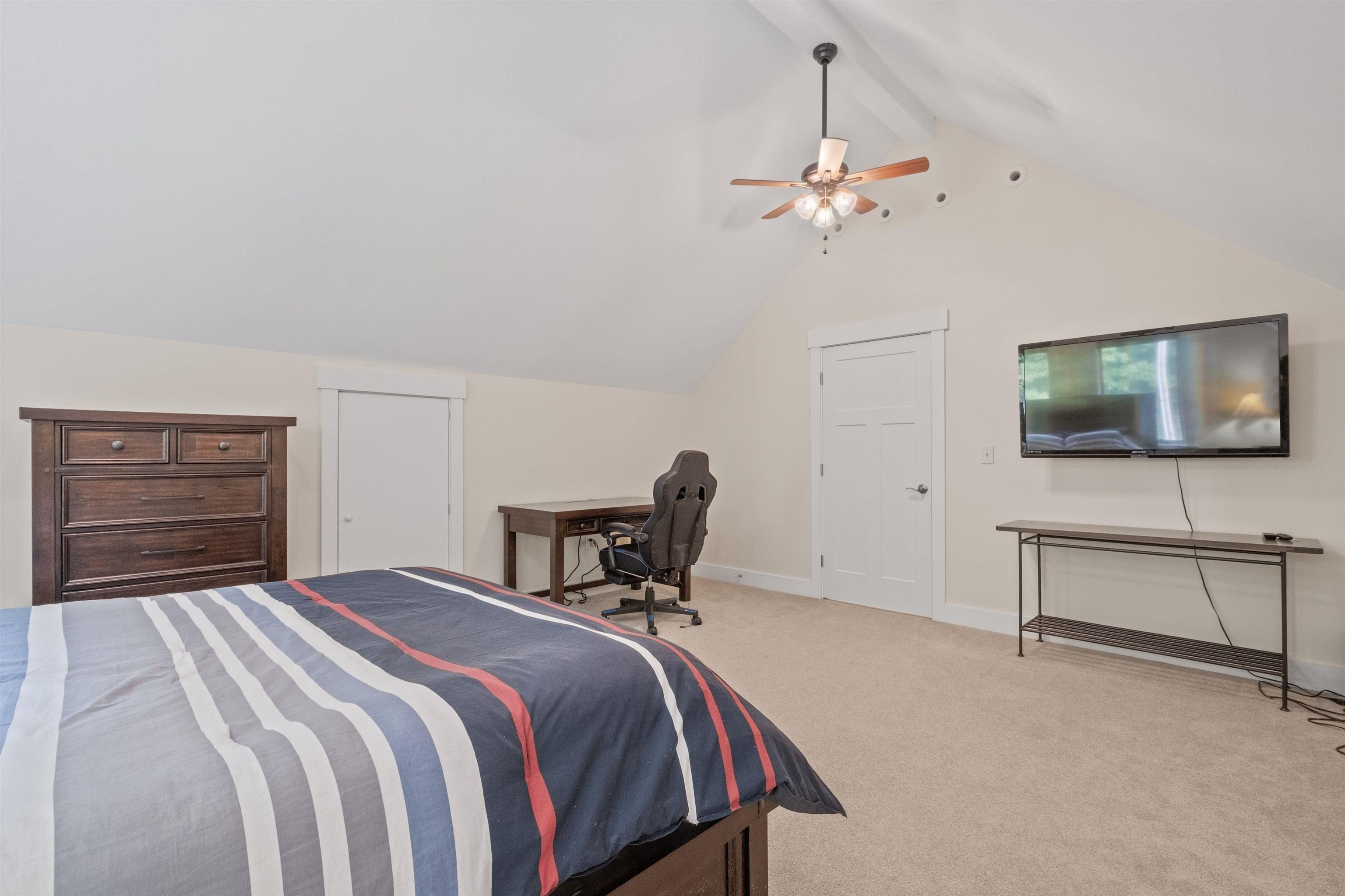 Lincoln, New Hampshire, 03251, United States, 5 Bedrooms Bedrooms, ,3 BathroomsBathrooms,Residential,For Sale,1981884