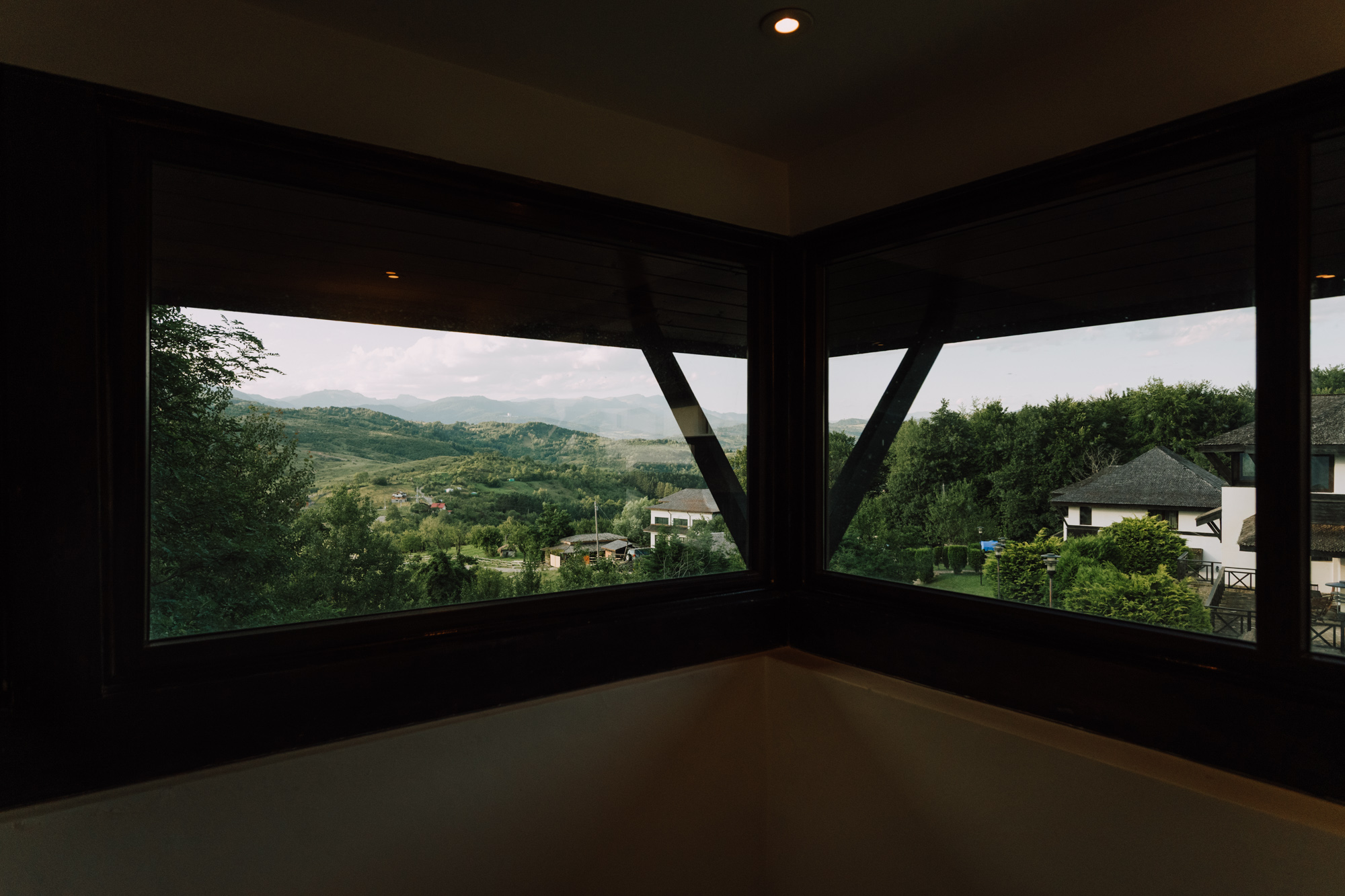  A Private Retreat in the Foothills of the Bucegi Mountains - 物件實景