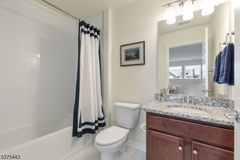 Florham Park Boro, New Jersey, 07932, United States, 2 Bedrooms Bedrooms, ,3 BathroomsBathrooms,Residential,For Sale,1917445