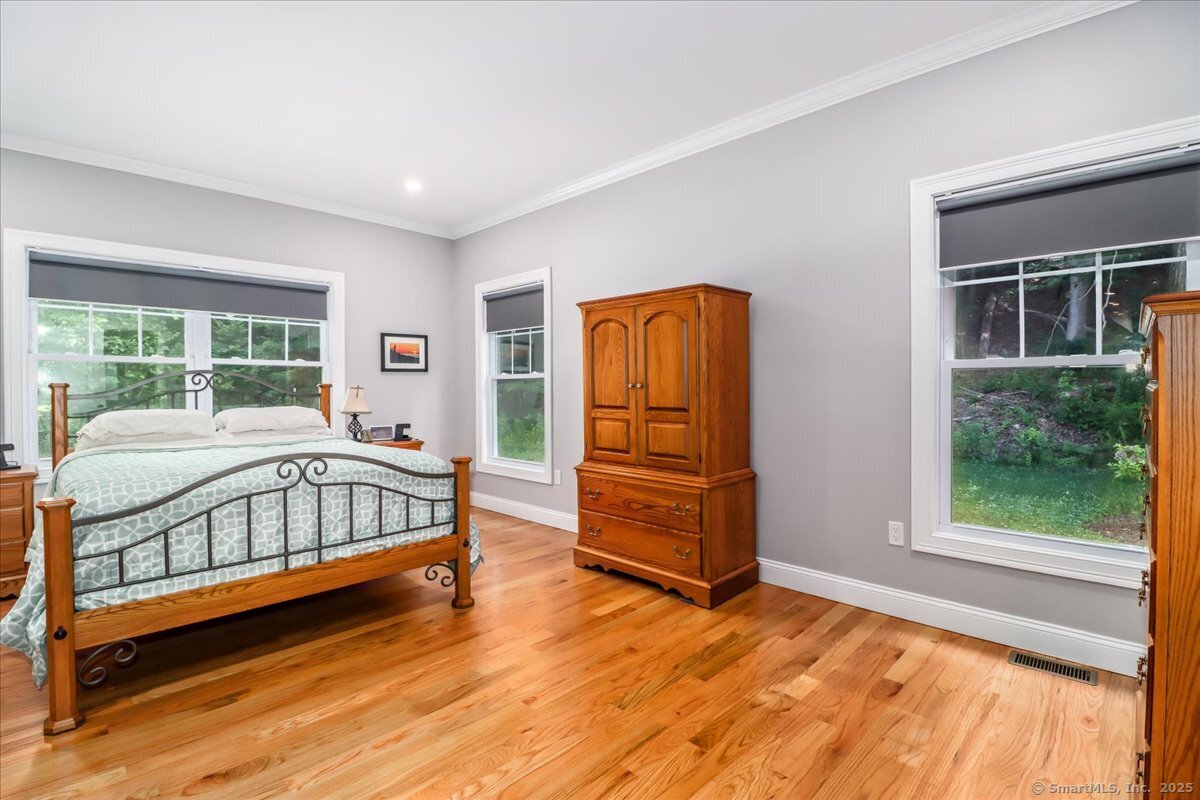 New Milford, Connecticut, 06776, United States, 2 Bedrooms Bedrooms, ,3 BathroomsBathrooms,Residential,For Sale,1875818