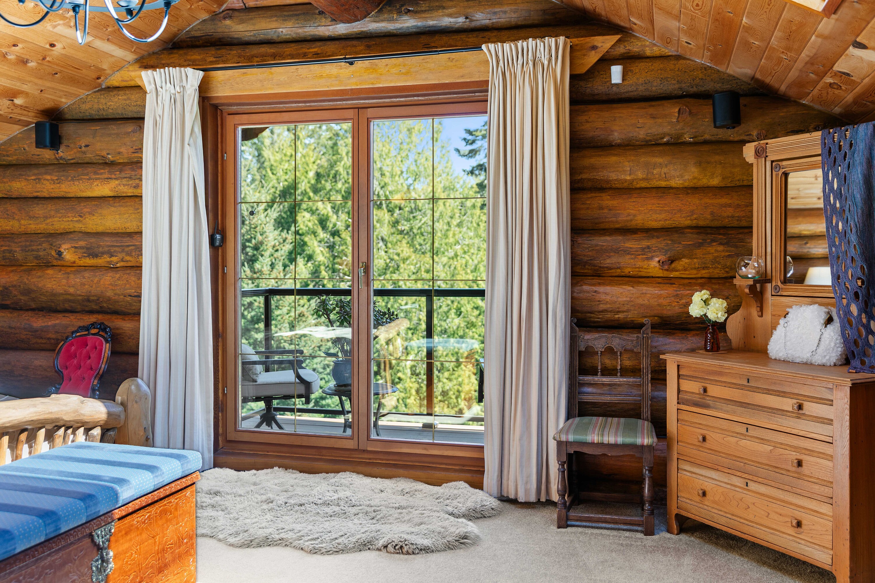  West Coast Cedar Log Home - 物件實景