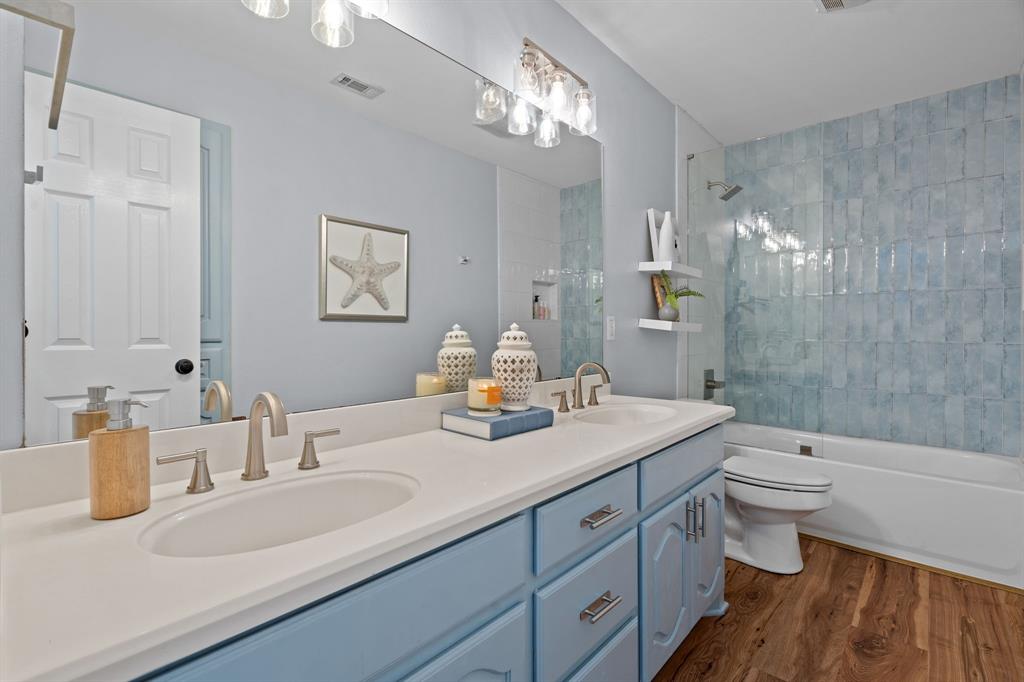 Waxahachie, Texas, 75165, United States, 3 Bedrooms Bedrooms, ,3 BathroomsBathrooms,Residential,For Sale,1987029