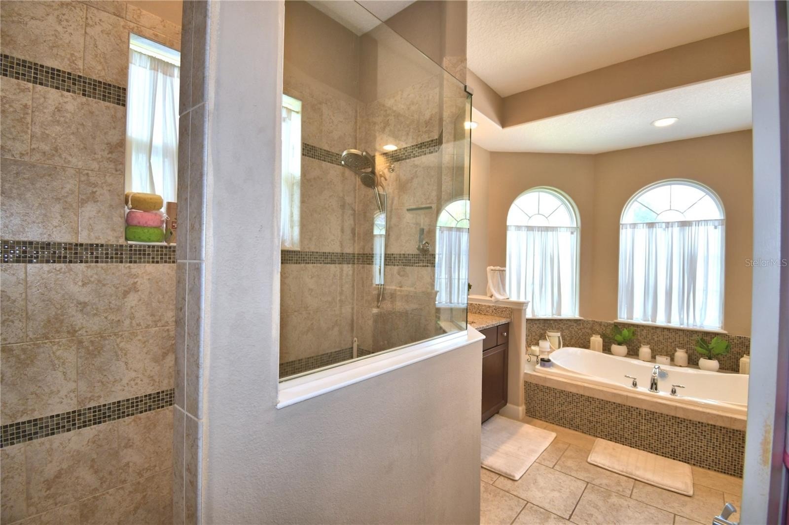 DAVENPORT, Florida, 33837, United States, 5 Bedrooms Bedrooms, ,4 BathroomsBathrooms,Residential,For Sale,1975734