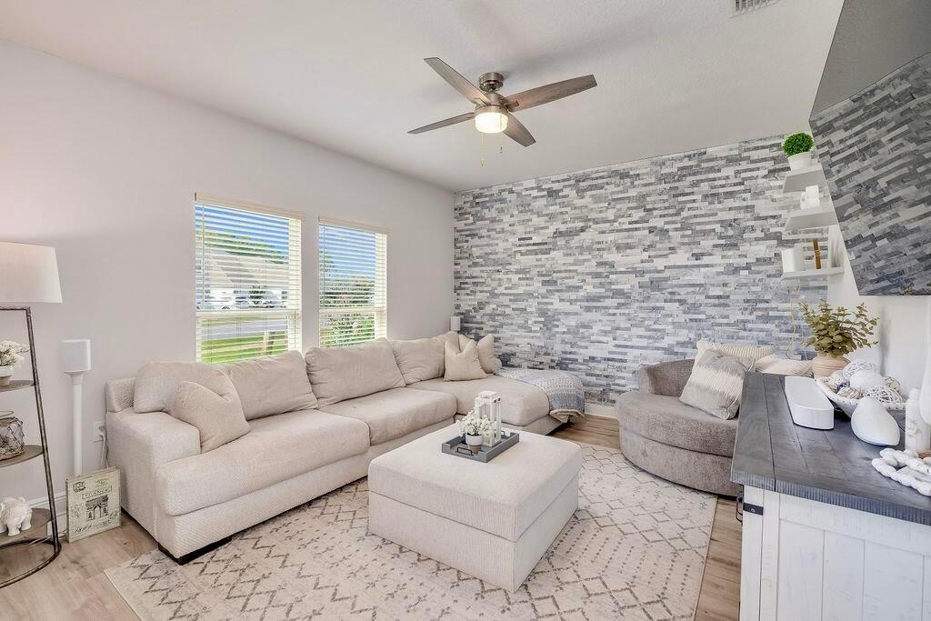 Freeport, Florida, 32439, United States, 5 Bedrooms Bedrooms, ,3 BathroomsBathrooms,Residential,For Sale,1976395