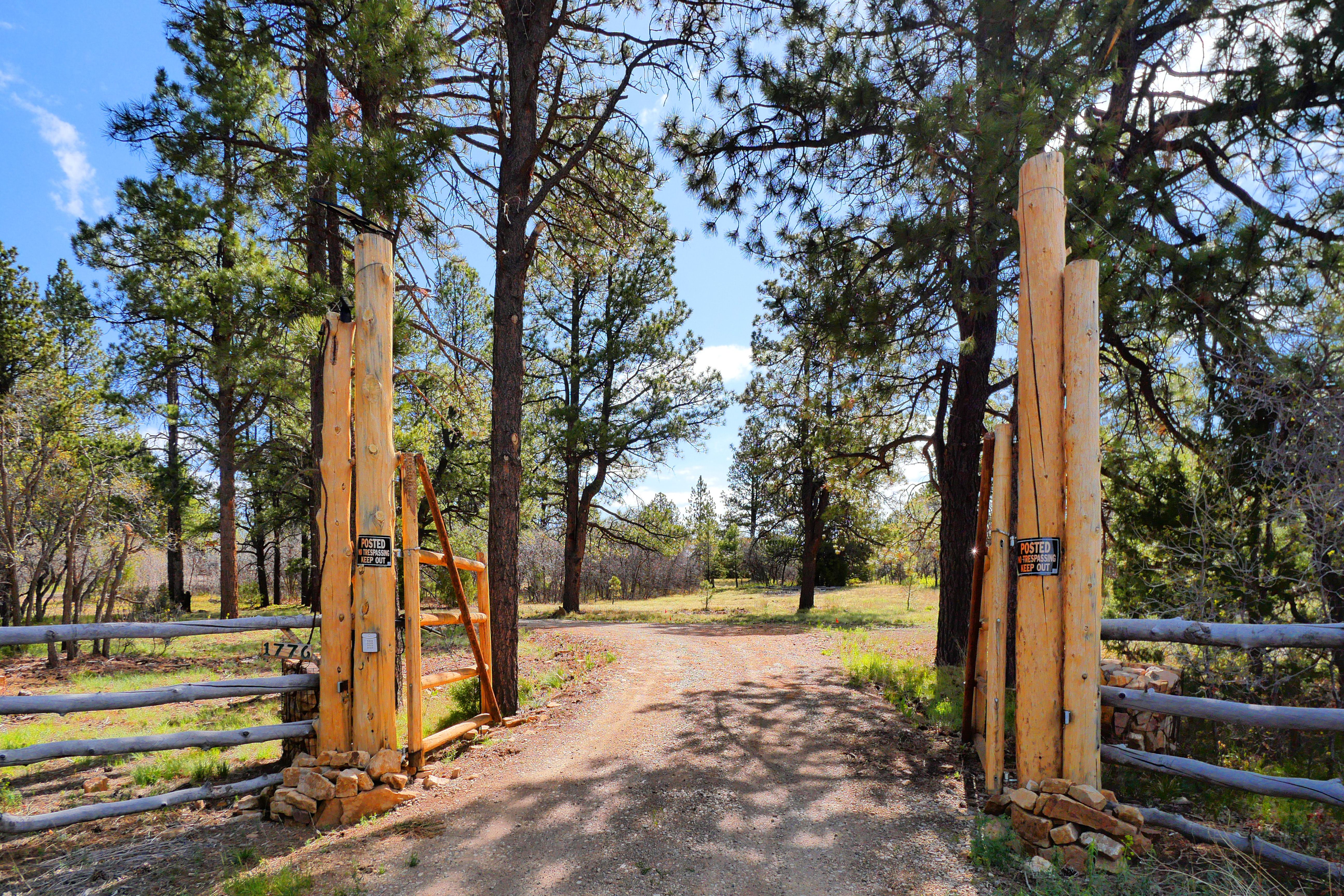  A Rare Mesa Retreat with Unobstructed Panoramic Views - 物件實景