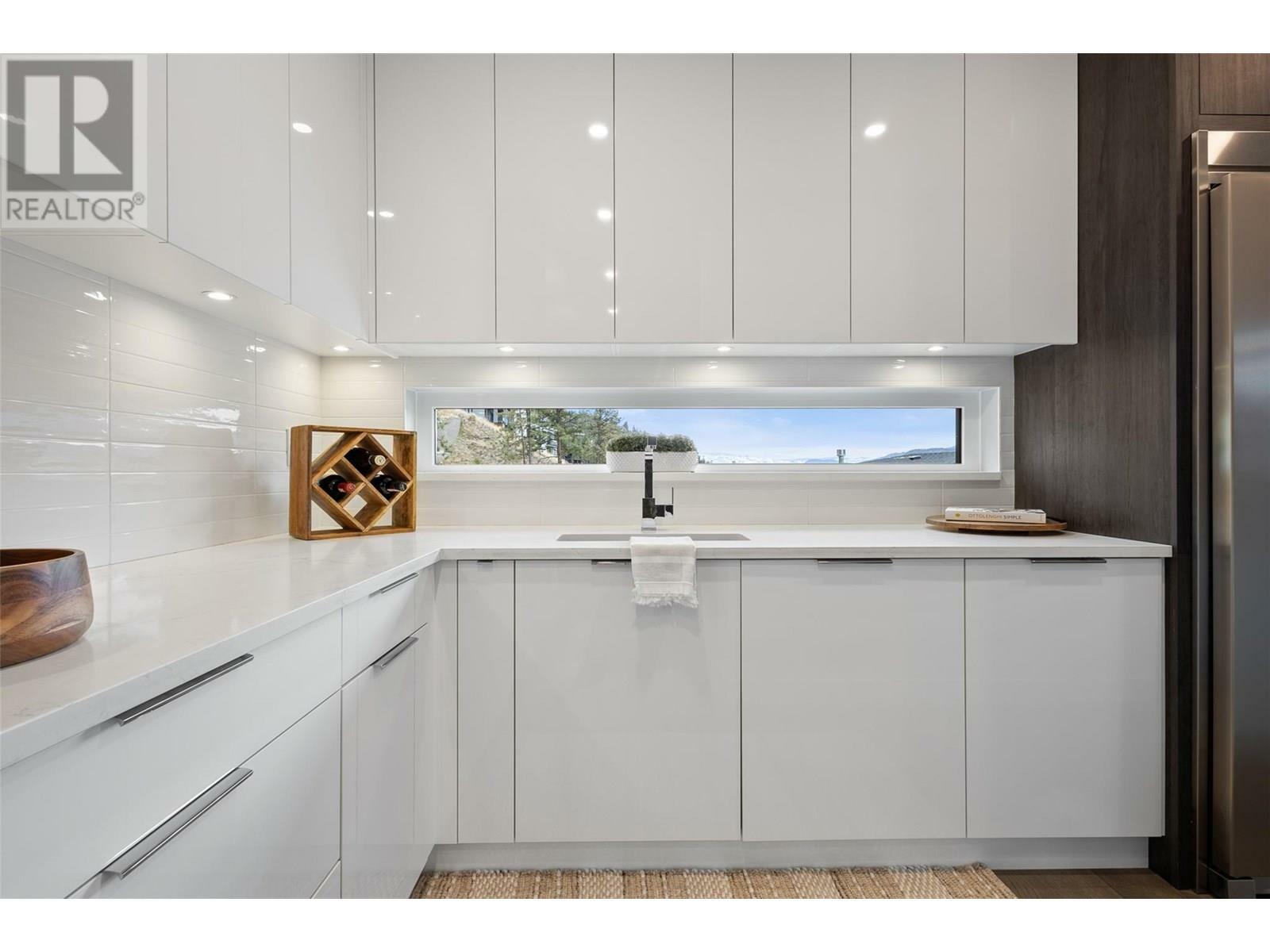 KELOWNA, British Columbia, V4V 1N4, CA, 4 Bedrooms Bedrooms, ,3 BathroomsBathrooms,Residential,For Sale,1859921