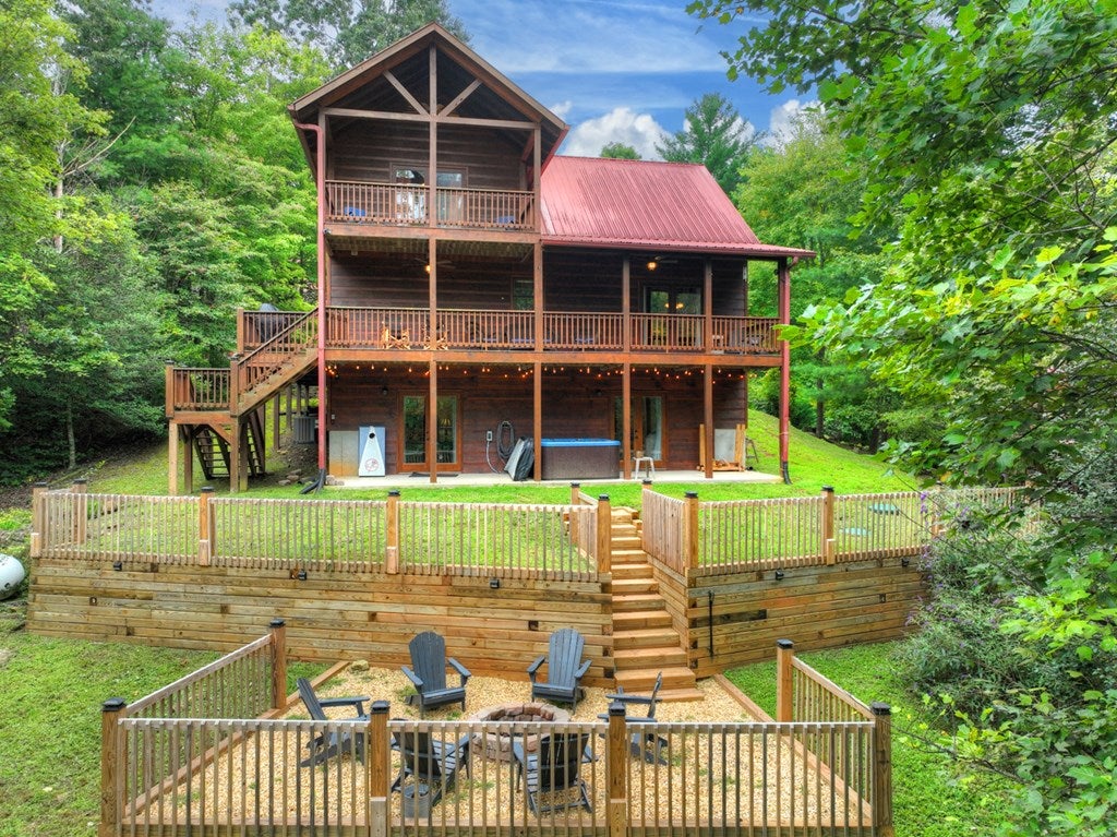Ellijay, Georgia, 30540, United States, 3 Bedrooms Bedrooms, ,3 BathroomsBathrooms,Residential,For Sale,1916949