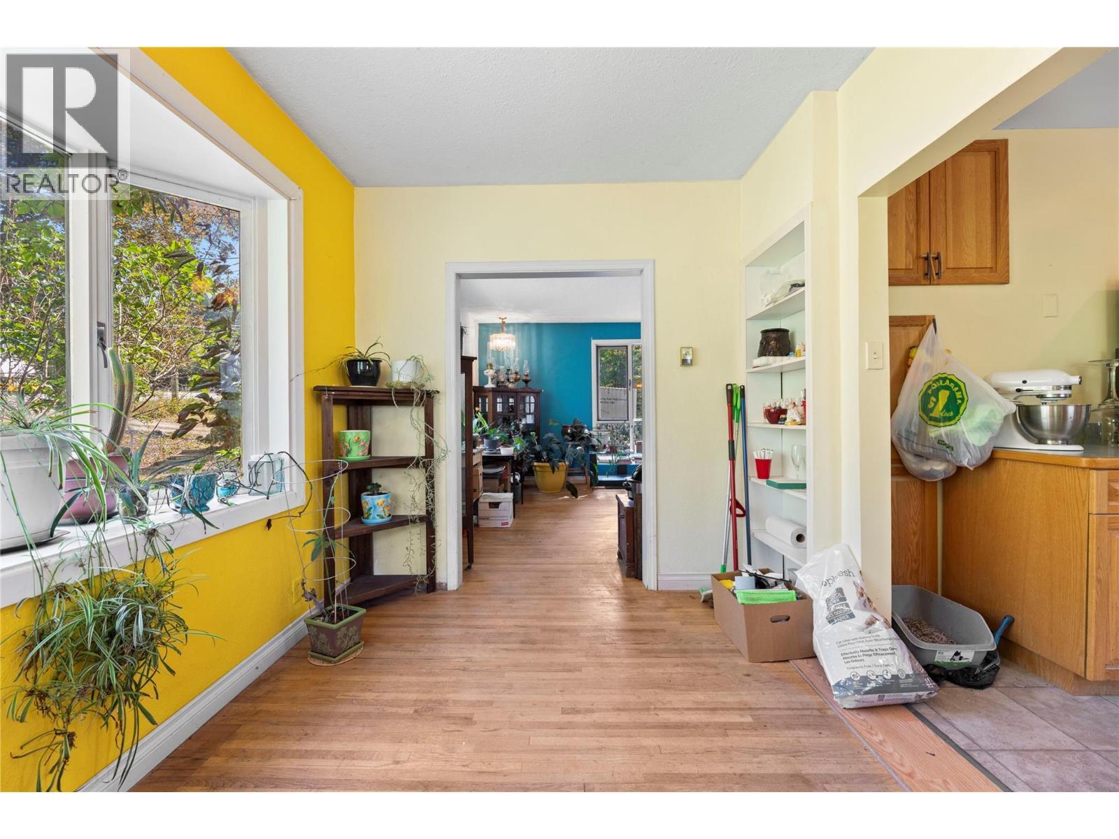 SALMON ARM, British Columbia, V1E 1J3, CA, 4 Bedrooms Bedrooms, ,2 BathroomsBathrooms,Residential,For Sale,1950734