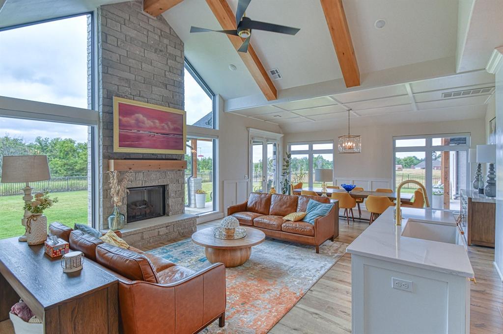 Amber, Oklahoma, 73004, United States, 6 Bedrooms Bedrooms, ,4 BathroomsBathrooms,Residential,For Sale,1984407