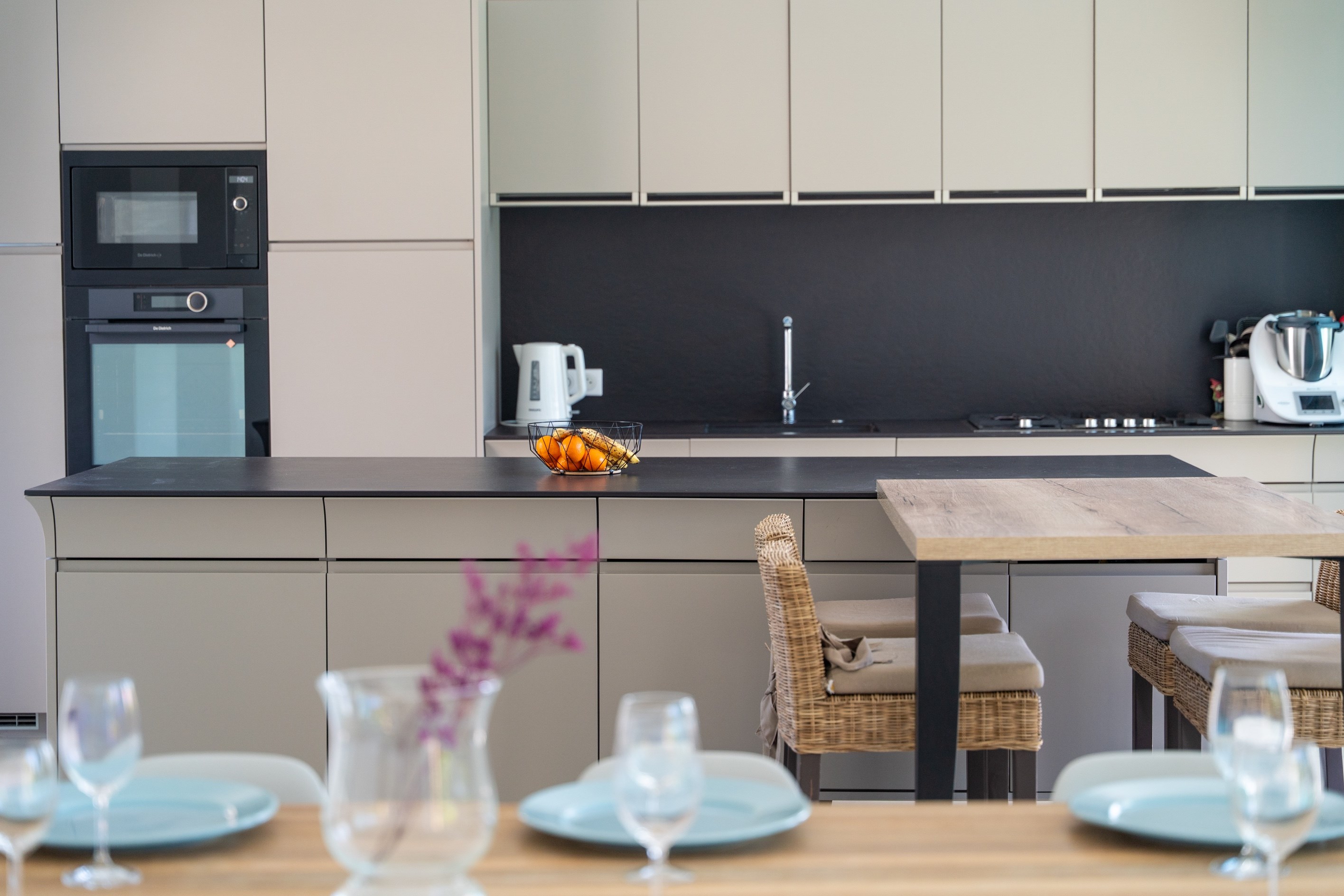  Vaux-sur-Mer – Beautifully Renovated Contemporary Villa with Sea View Glimpse - 物件實景