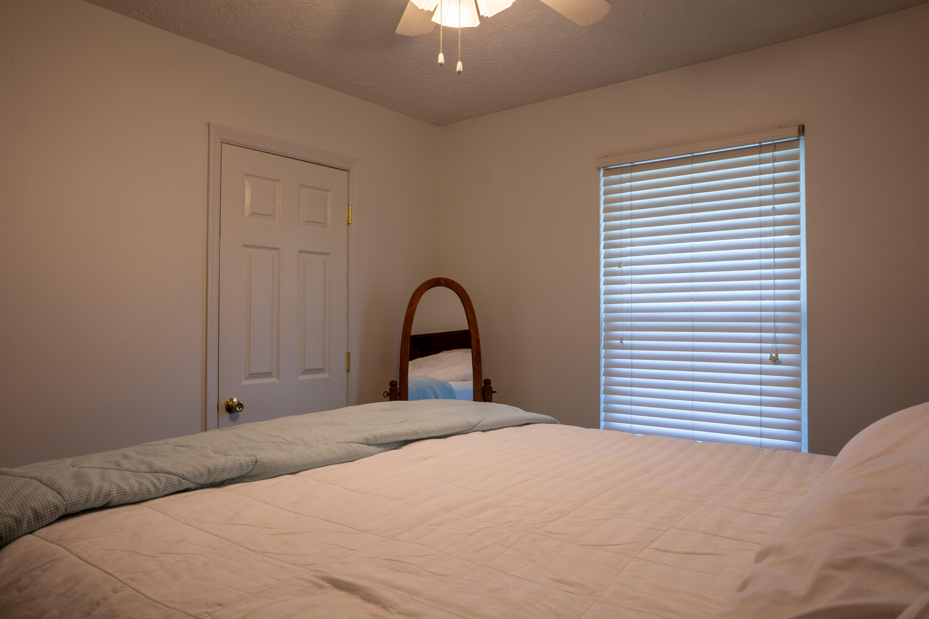 Paint Lick, Kentucky, 40461, United States, 5 Bedrooms Bedrooms, ,1 BathroomBathrooms,Residential,For Sale,1847619