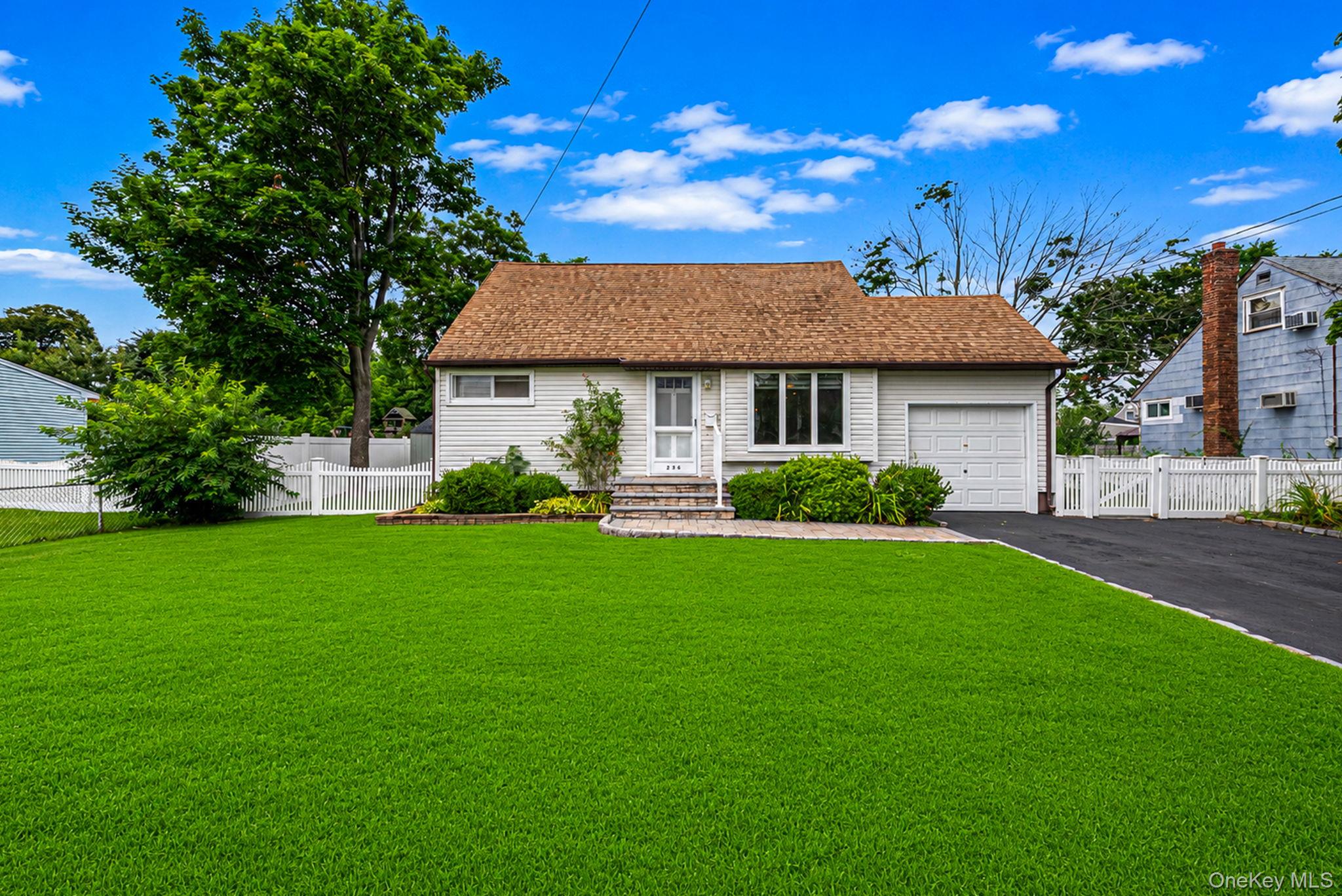 36th St, Lindenhurst, NY 11757 #1