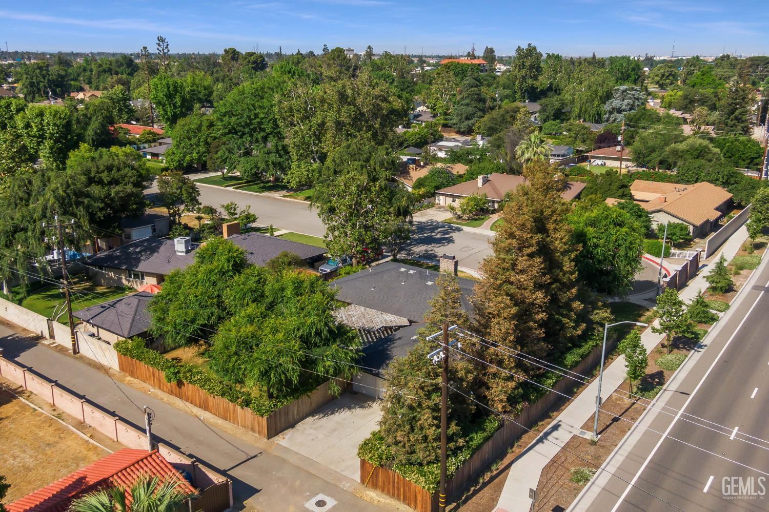 Bakersfield, California, 93301, United States, 3 Bedrooms Bedrooms, ,3 BathroomsBathrooms,Residential,For Sale,1819046